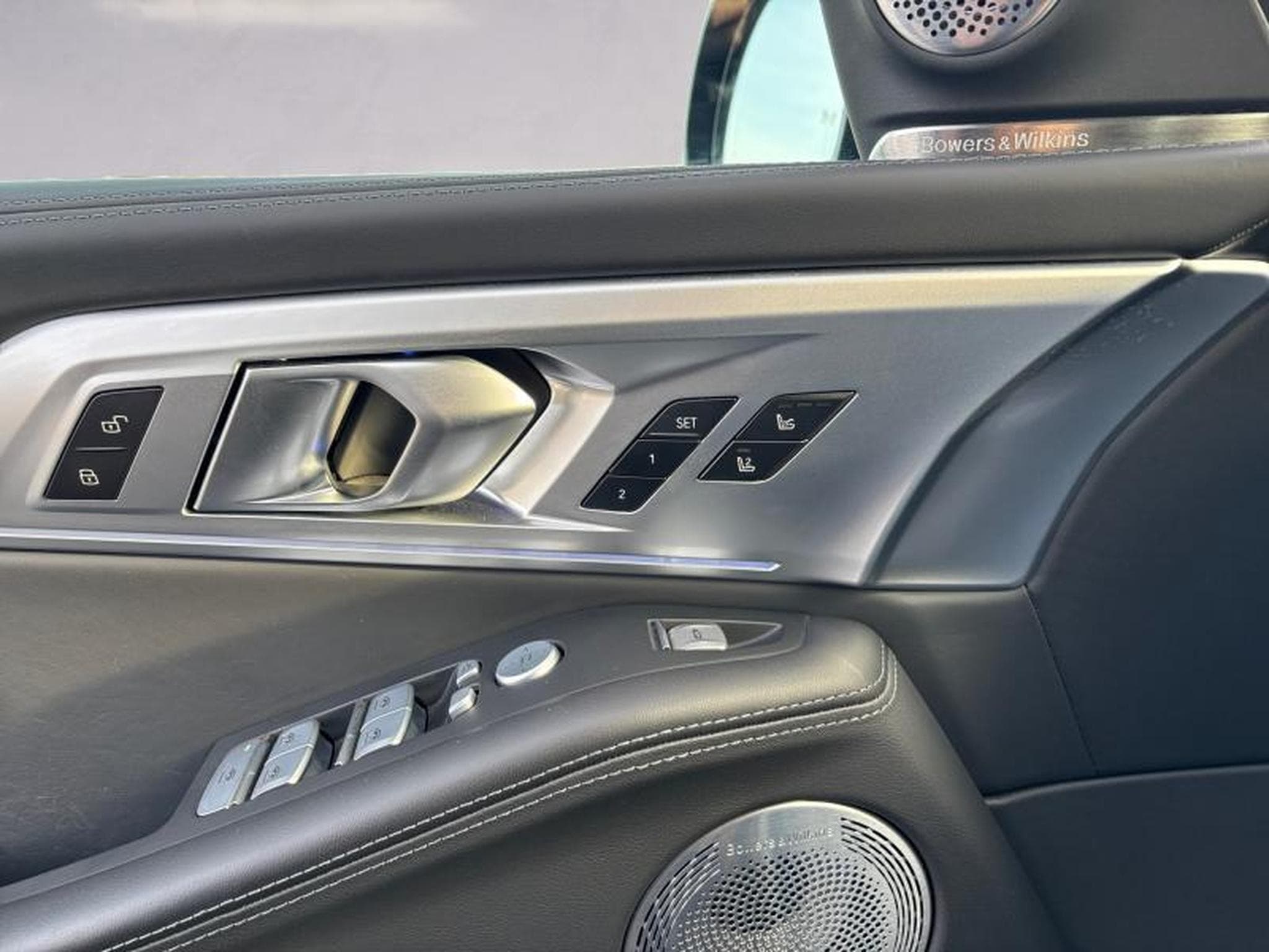 BMW XM V8 xDrive Kit M Sport (2023) - Photo 13