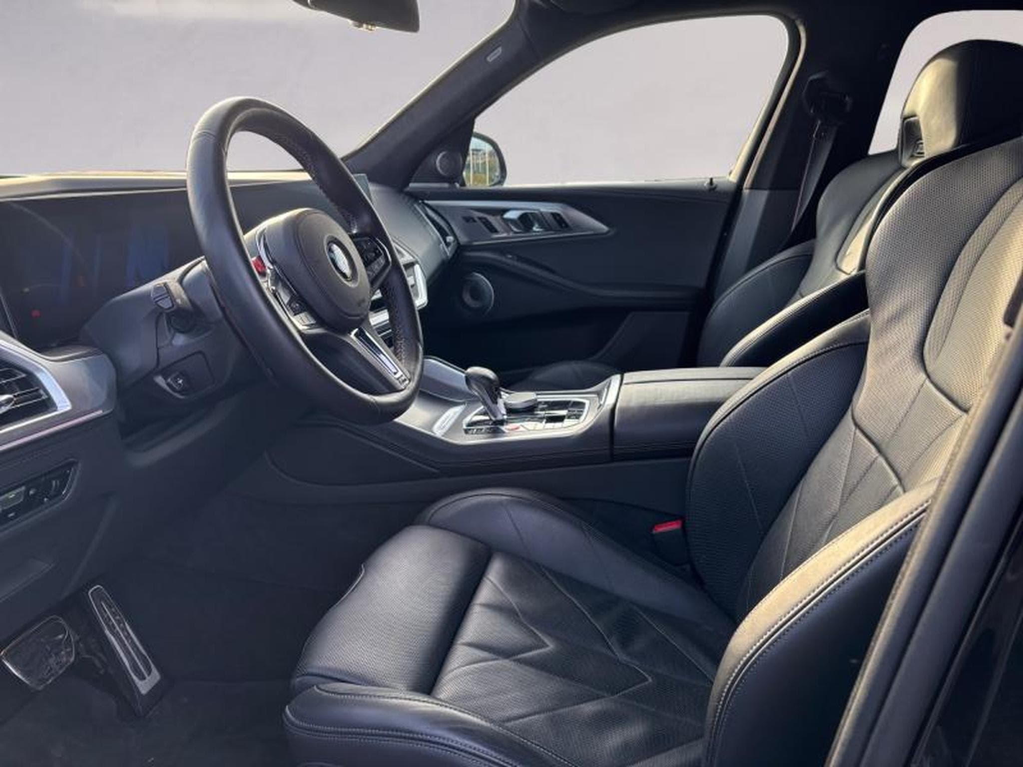 BMW XM V8 xDrive Kit M Sport (2023) - Photo 9