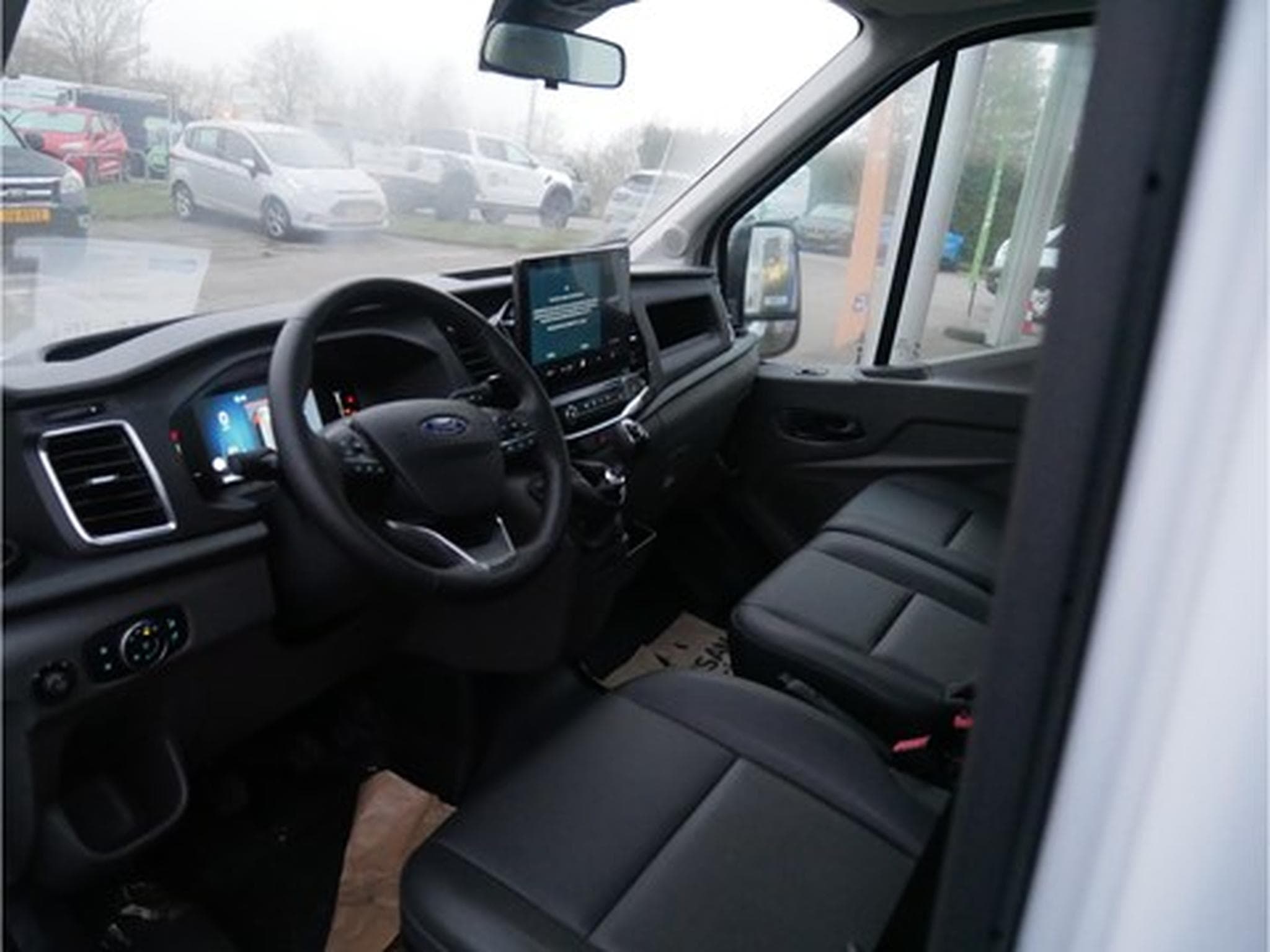 Ford Transit 2T 350M Chassis simple cabine L2 Trend M6 RWD 2.0 TD 165 ch (2025) - Foto 5