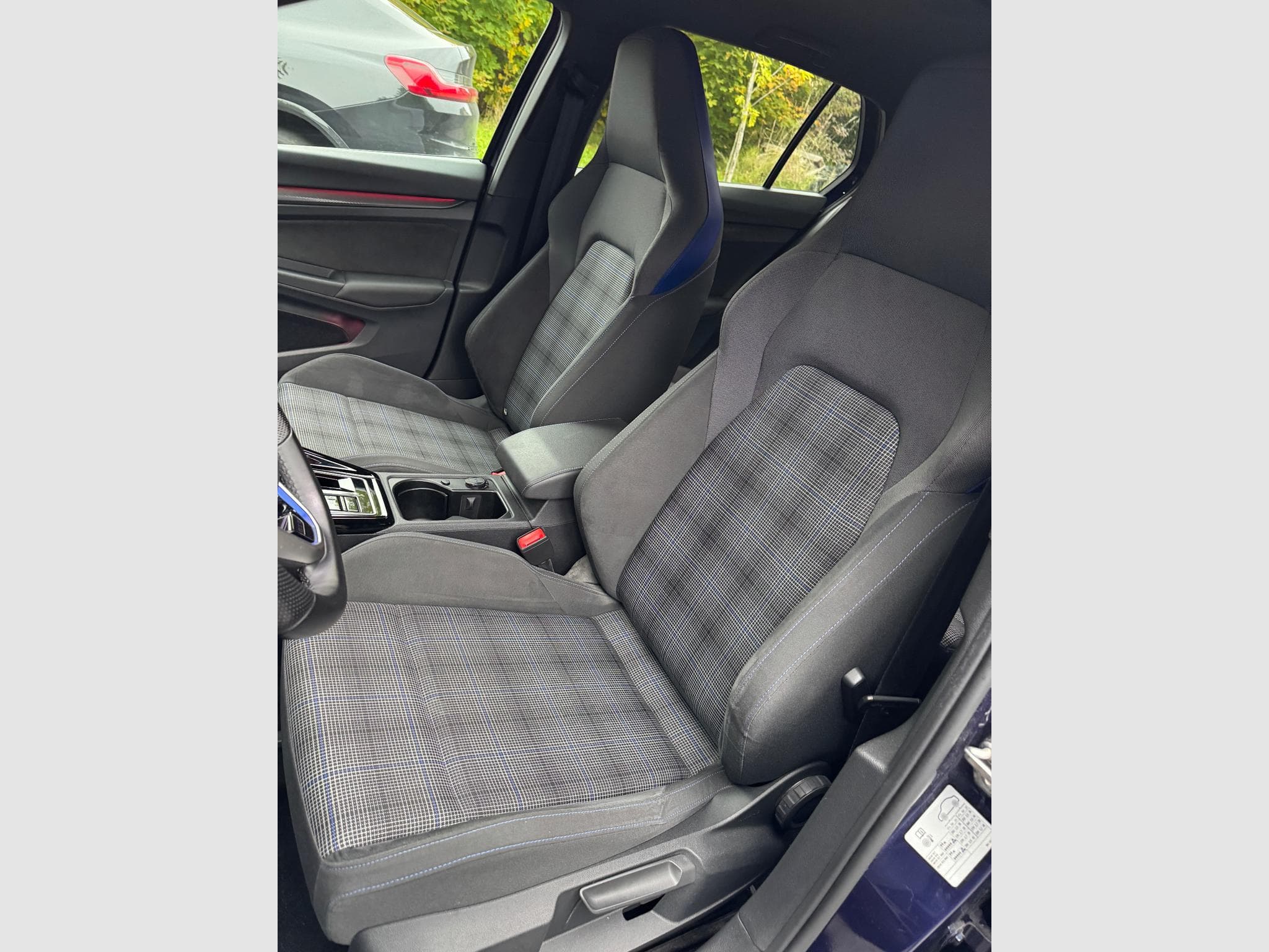 VW Golf 1,4 GTE (2022) - Foto 9