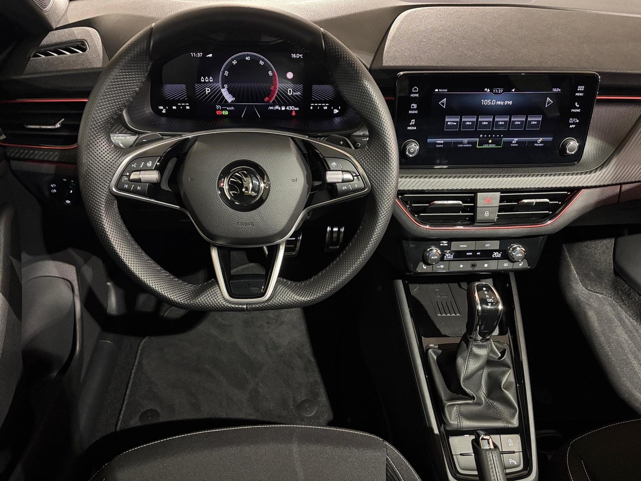 Skoda Kamiq 1.5 Monte Carlo (2024) - Foto 8