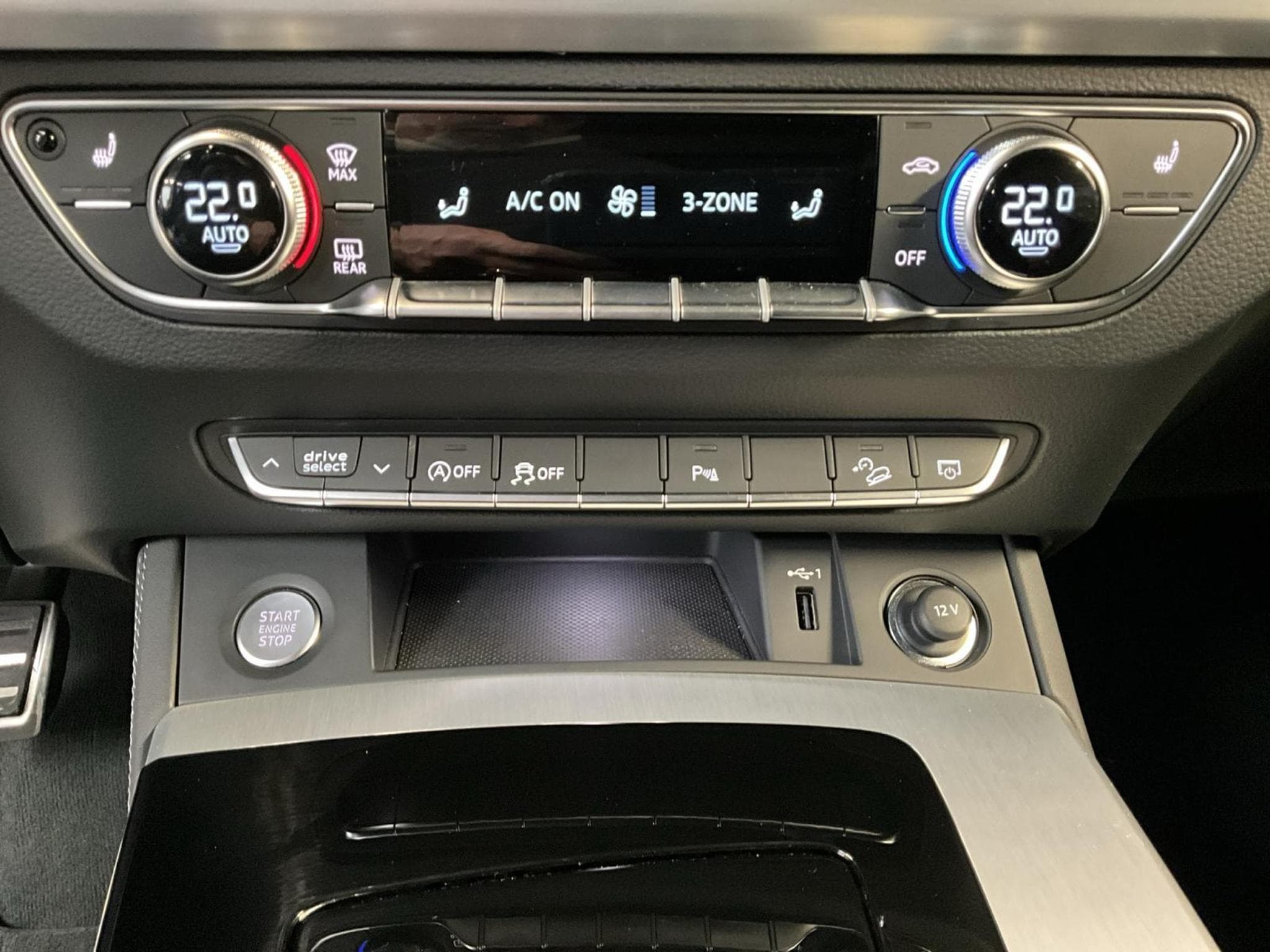 Audi Q5 S-line+S-tronic+Quattro+40TDI (2025) - Photo 21