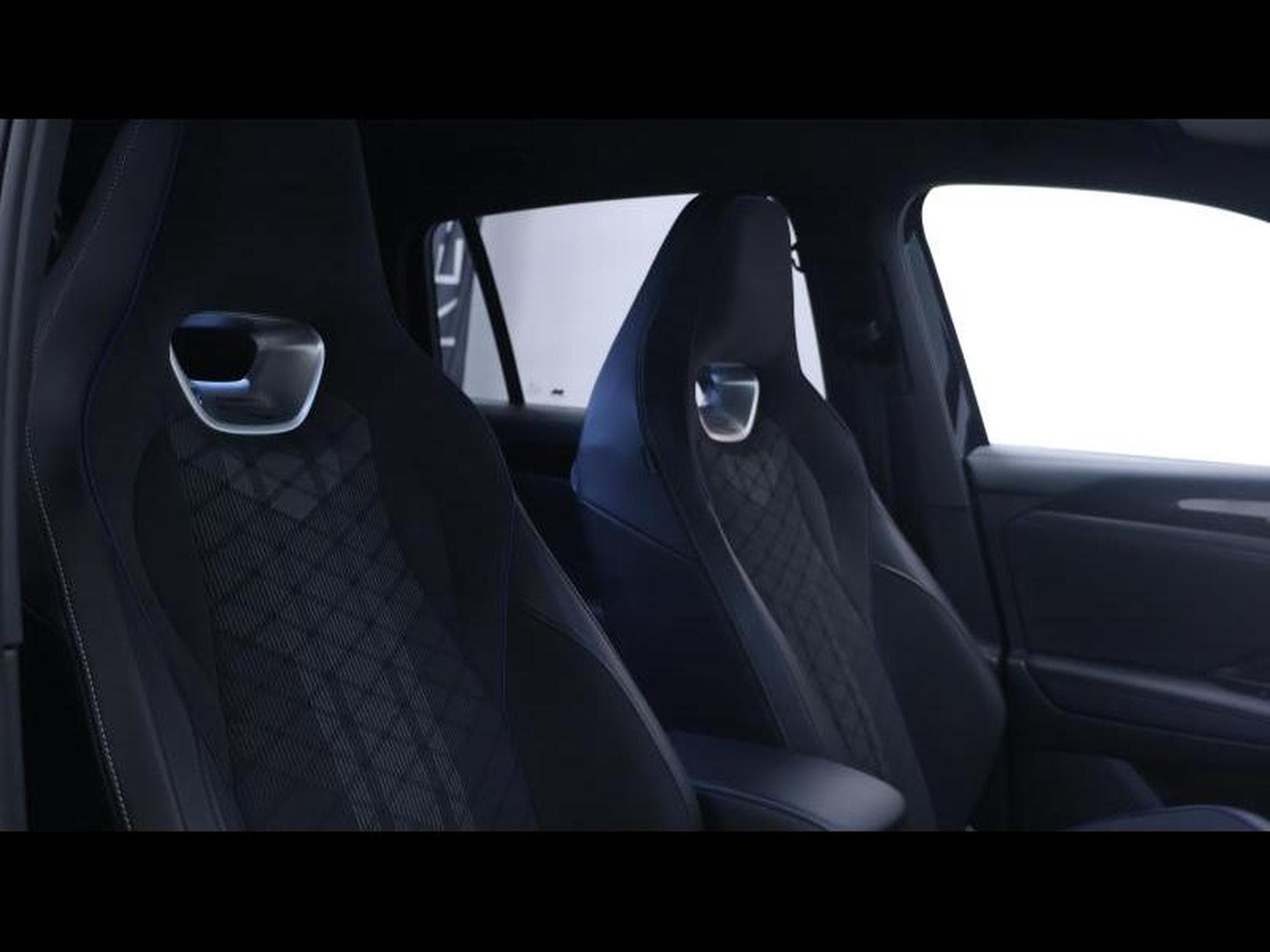 VW Tiguan New Tiguan TDi 150 R-Line Black Style DSG7 (2024) - Foto 11