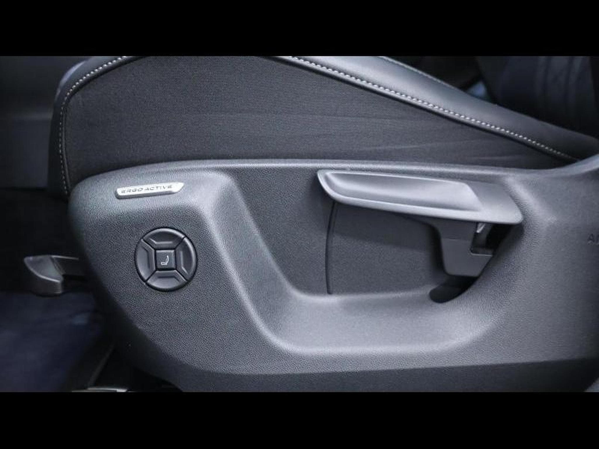 VW Tiguan New Tiguan TDi 150 R-Line Black Style DSG7 (2024) - Foto 28