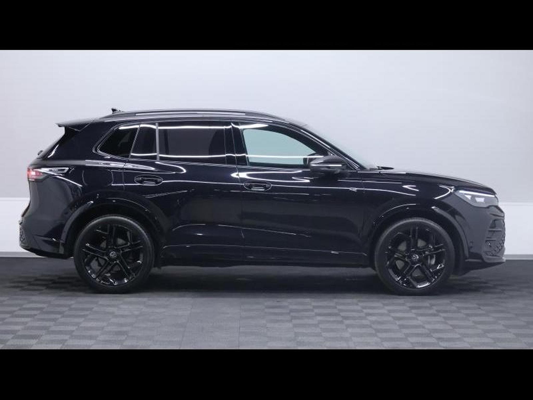 VW Tiguan New Tiguan TDi 150 R-Line Black Style DSG7 (2024) - Foto 3