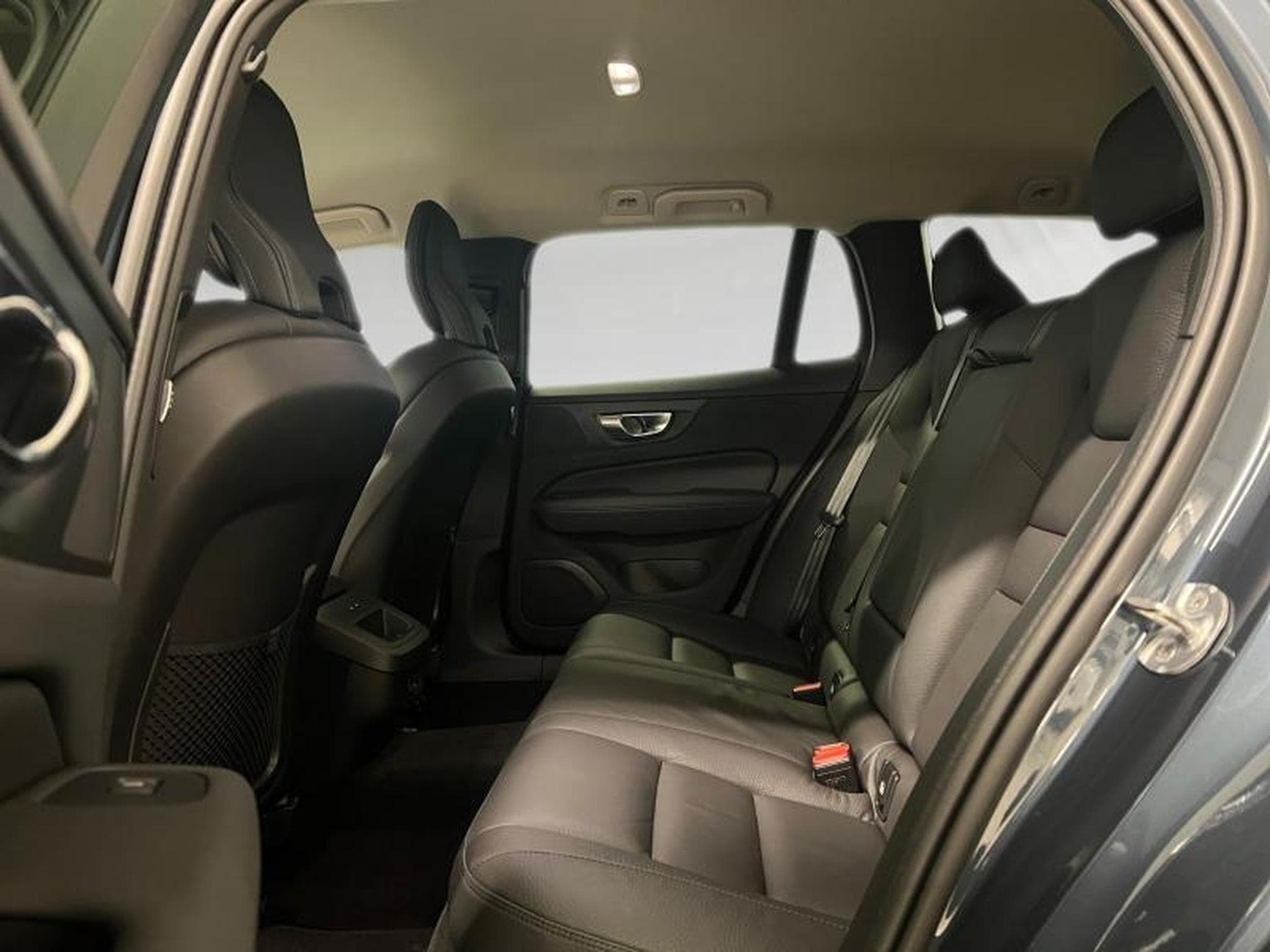 Volvo V60 Plus (2023) - Foto 13