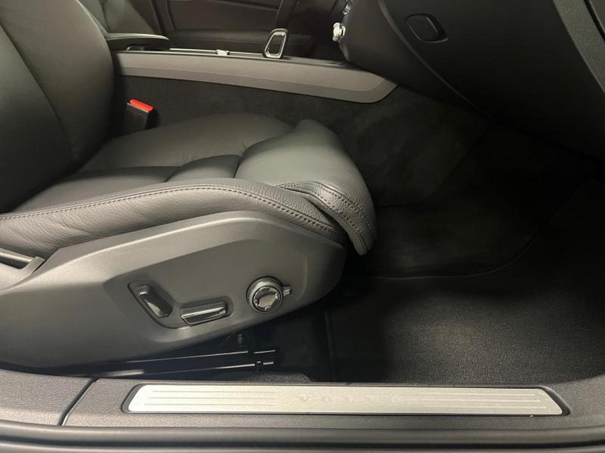 Volvo V60 Plus (2023) - Foto 16