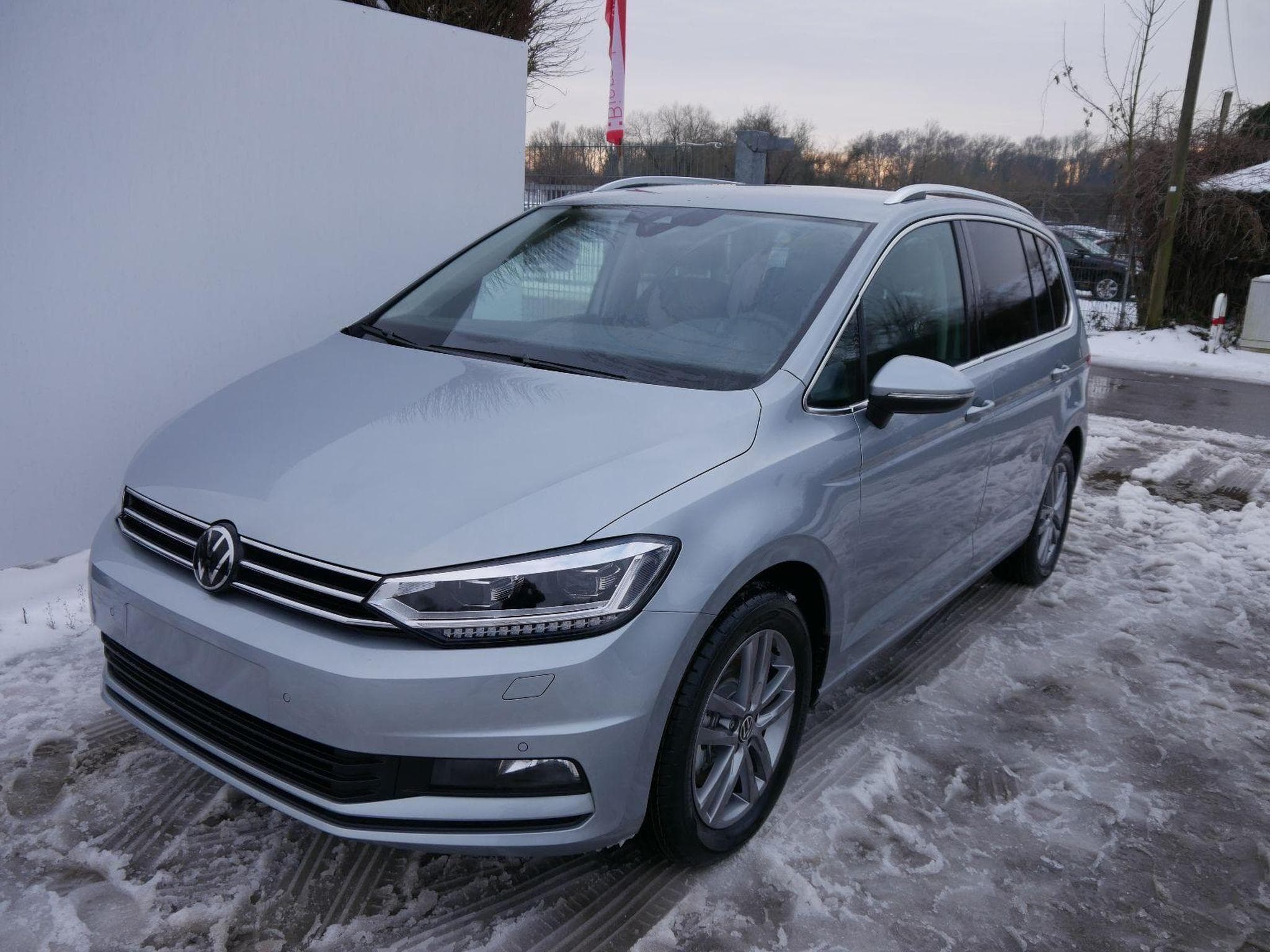 VW Touran Comfortline (2026) - Foto 1