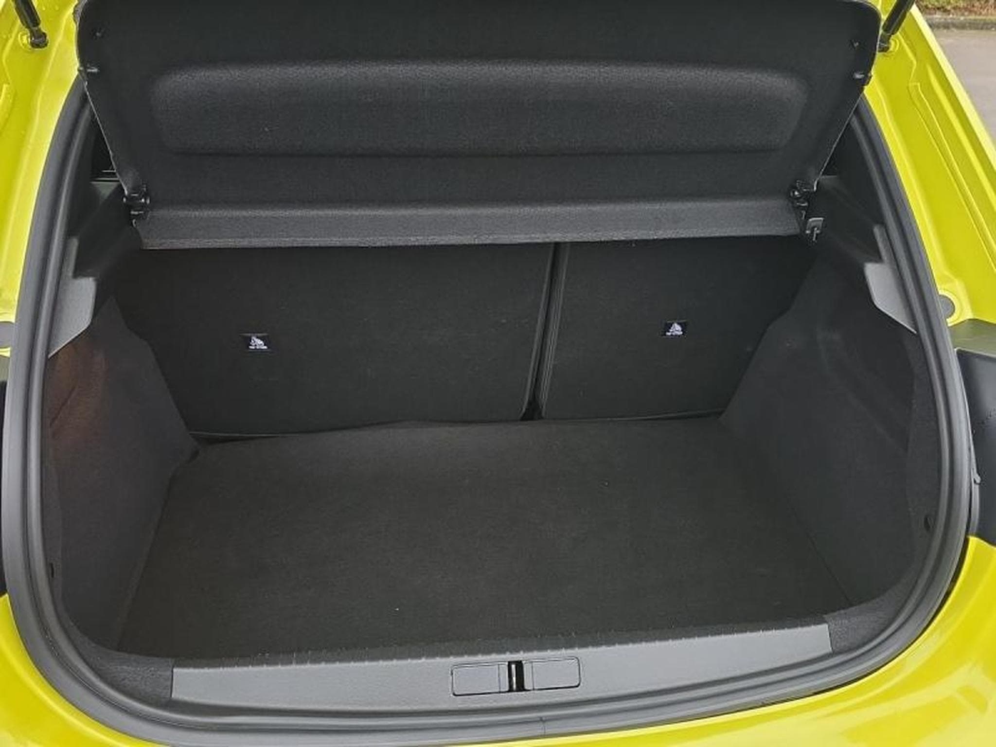 PEUGEOT 208 1.2 Hybrid 100ch Allure e-DCS6 (2024) - Photo 8