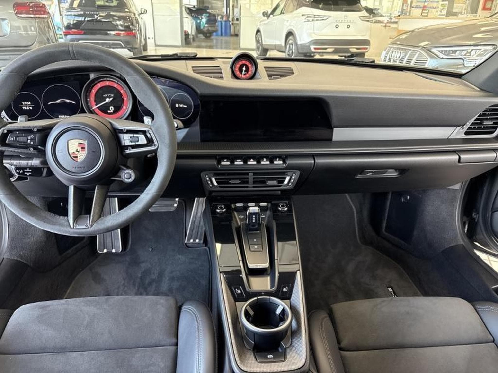 Porsche 911 Coupe 3.0 480ch 992 Carrera 4 GTS PDK (2023) - Photo 12