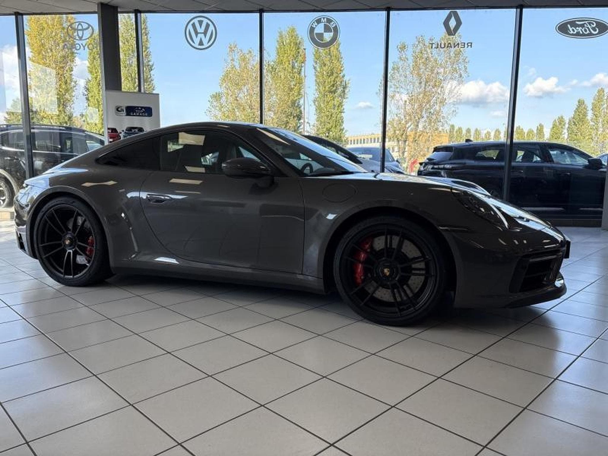 Porsche 911 Coupe 3.0 480ch 992 Carrera 4 GTS PDK (2023) - Photo 2