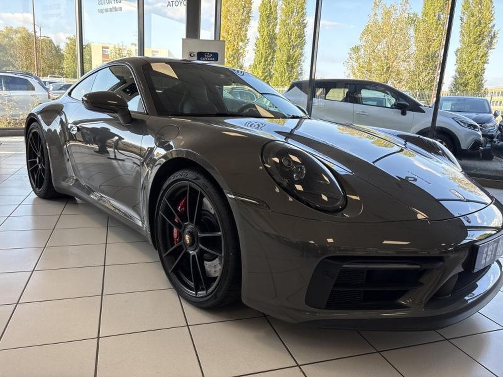 Porsche 911 Coupe 3.0 480ch 992 Carrera 4 GTS PDK (2023) - Photo 10