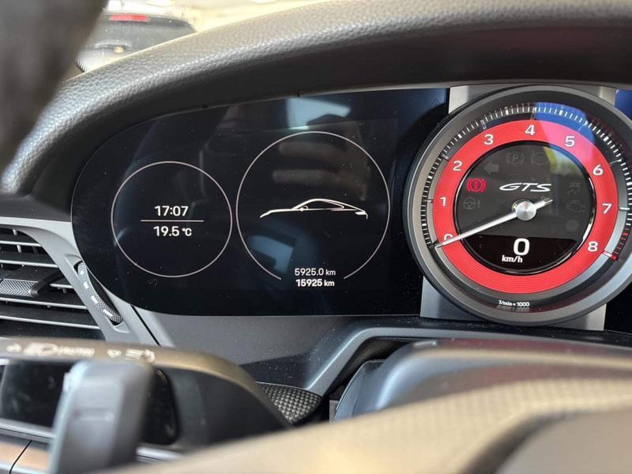 Porsche 911 Coupe 3.0 480ch 992 Carrera 4 GTS PDK (2023) - Photo 19