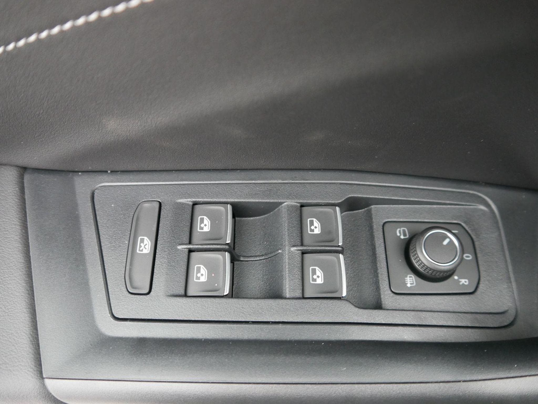 VW T-Roc Black Style (2026) - Foto 11