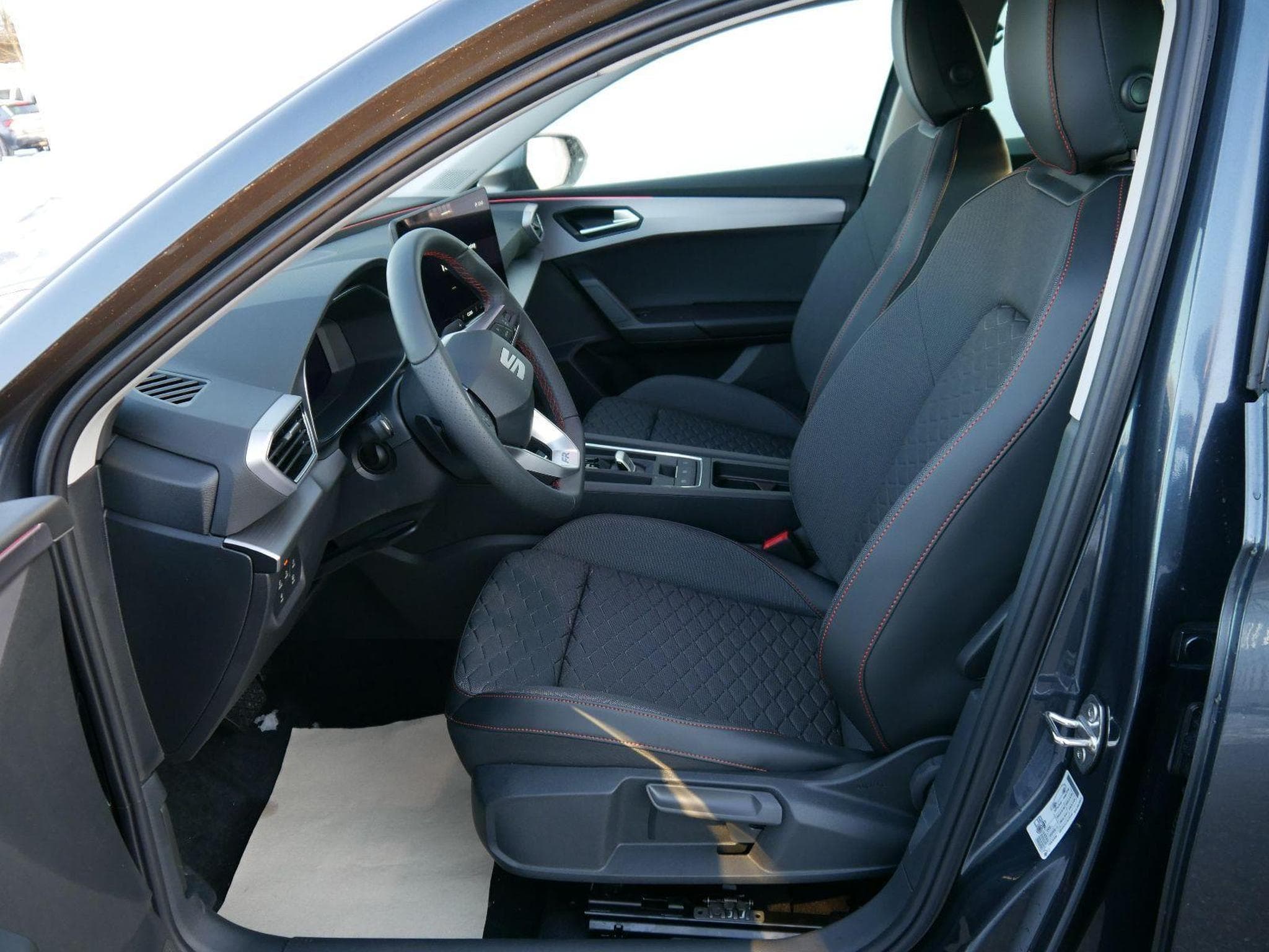 Seat Leon FR 1.5 eTSI (2025) - Foto 9