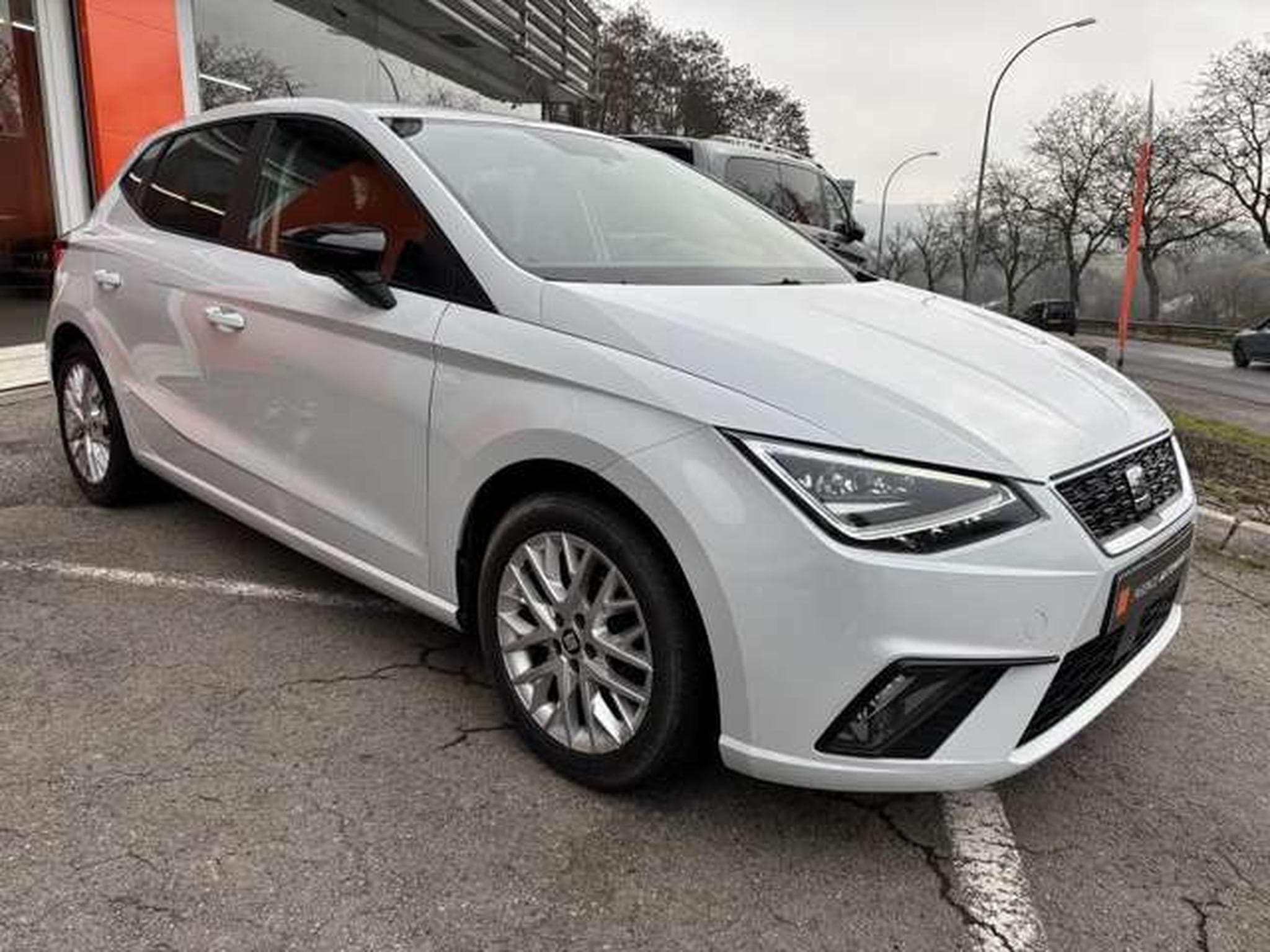 SEAT Ibiza 1.0 TSI STYLE - JUSQU'A 48 MOIS DE GARANTIE (2018) - Photo 4
