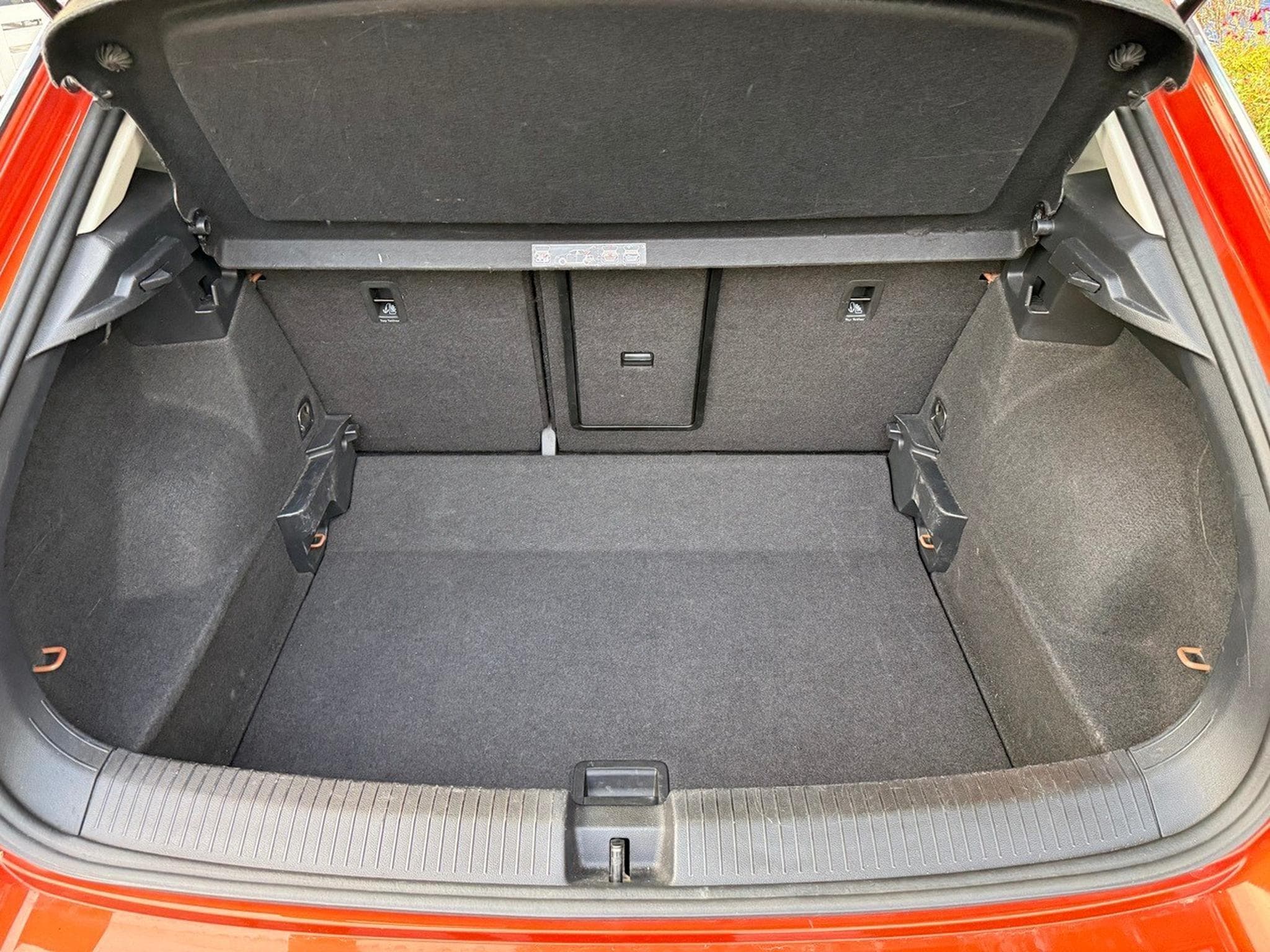 VW T-Roc 1.0 Tsi 115 cv (2020) - Foto 14