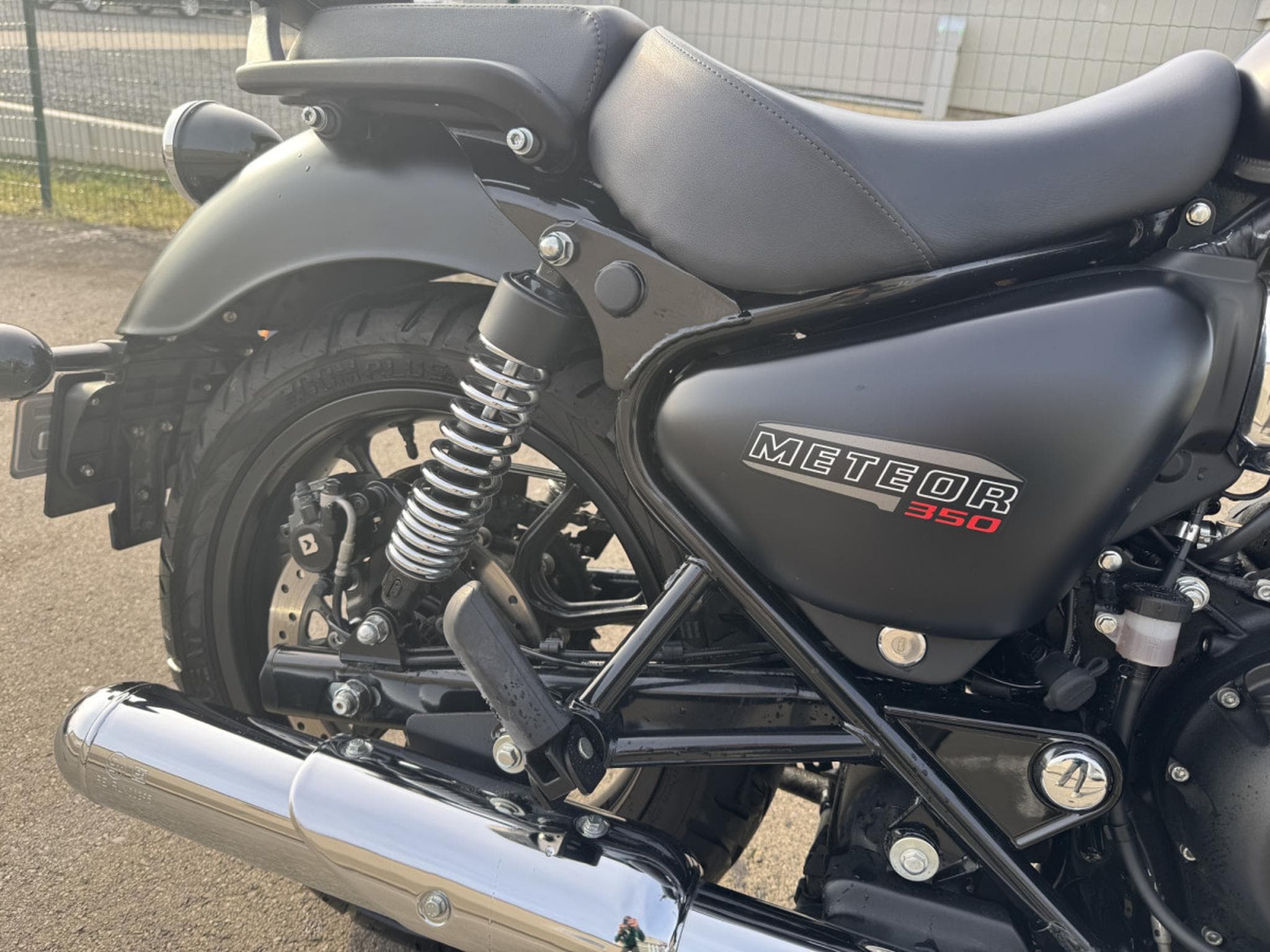 Royal Enfield Meteor STELLAR BLACK (2022) - Photo 2