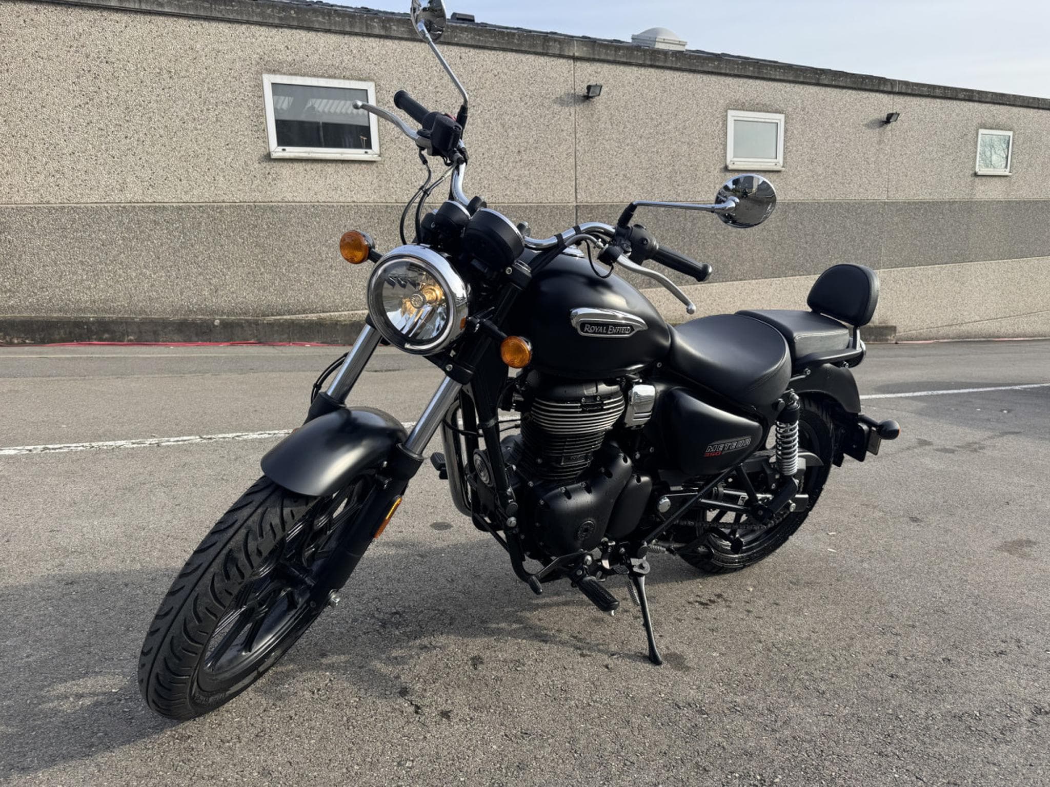 Royal Enfield Meteor STELLAR BLACK (2022) - Photo 5