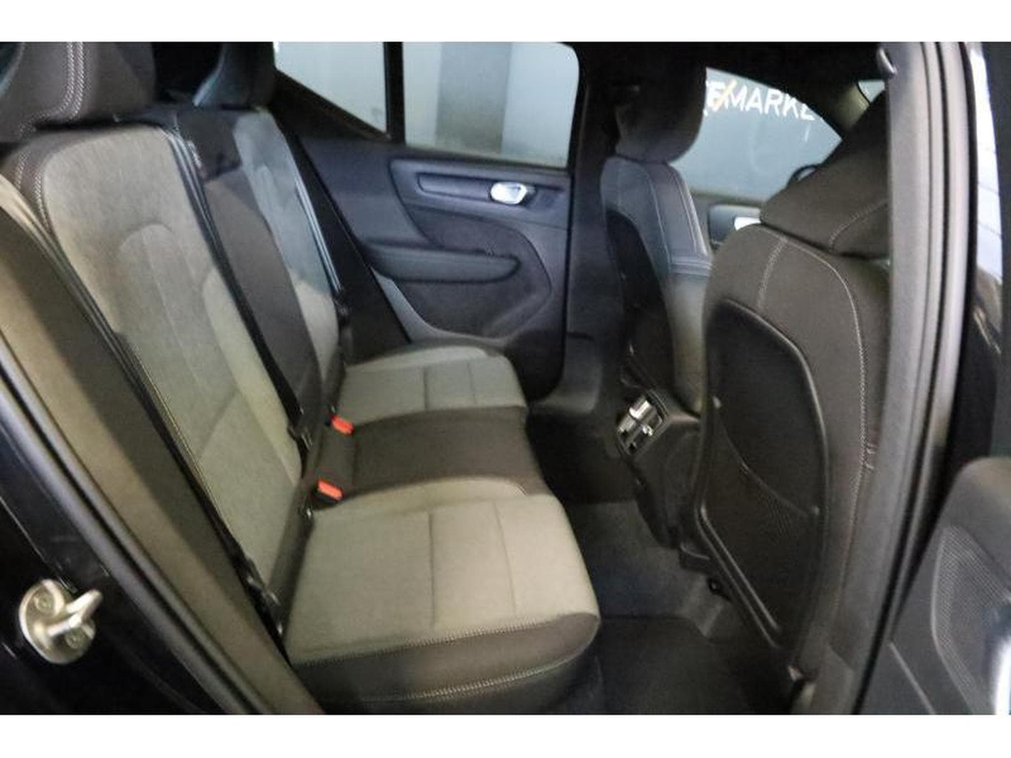 Volvo XC40 Dark (2025) - Photo 11