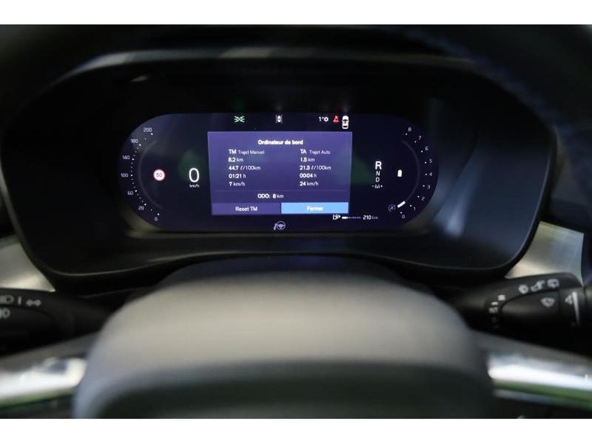 Volvo XC40 Dark (2025) - Photo 4