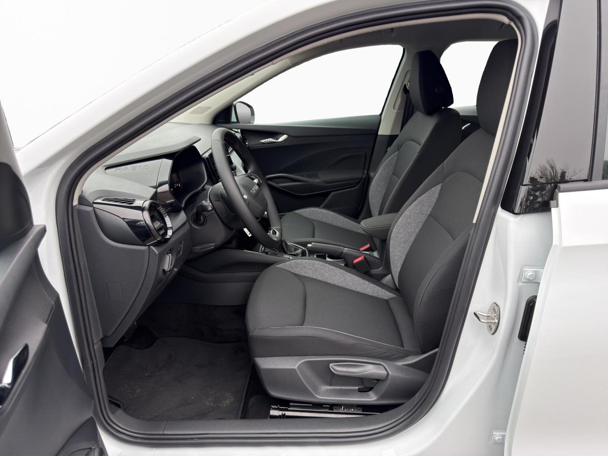 Skoda Fabia Essence (2026) - Photo 8