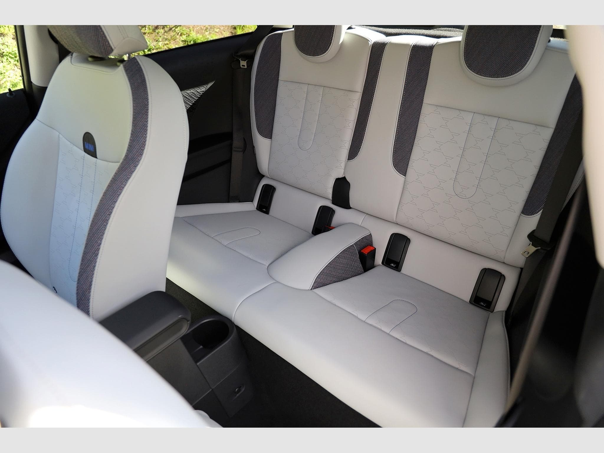 Mini Cooper S 2.0 204cv Classic Steptronic PANO (2024) - Photo 12