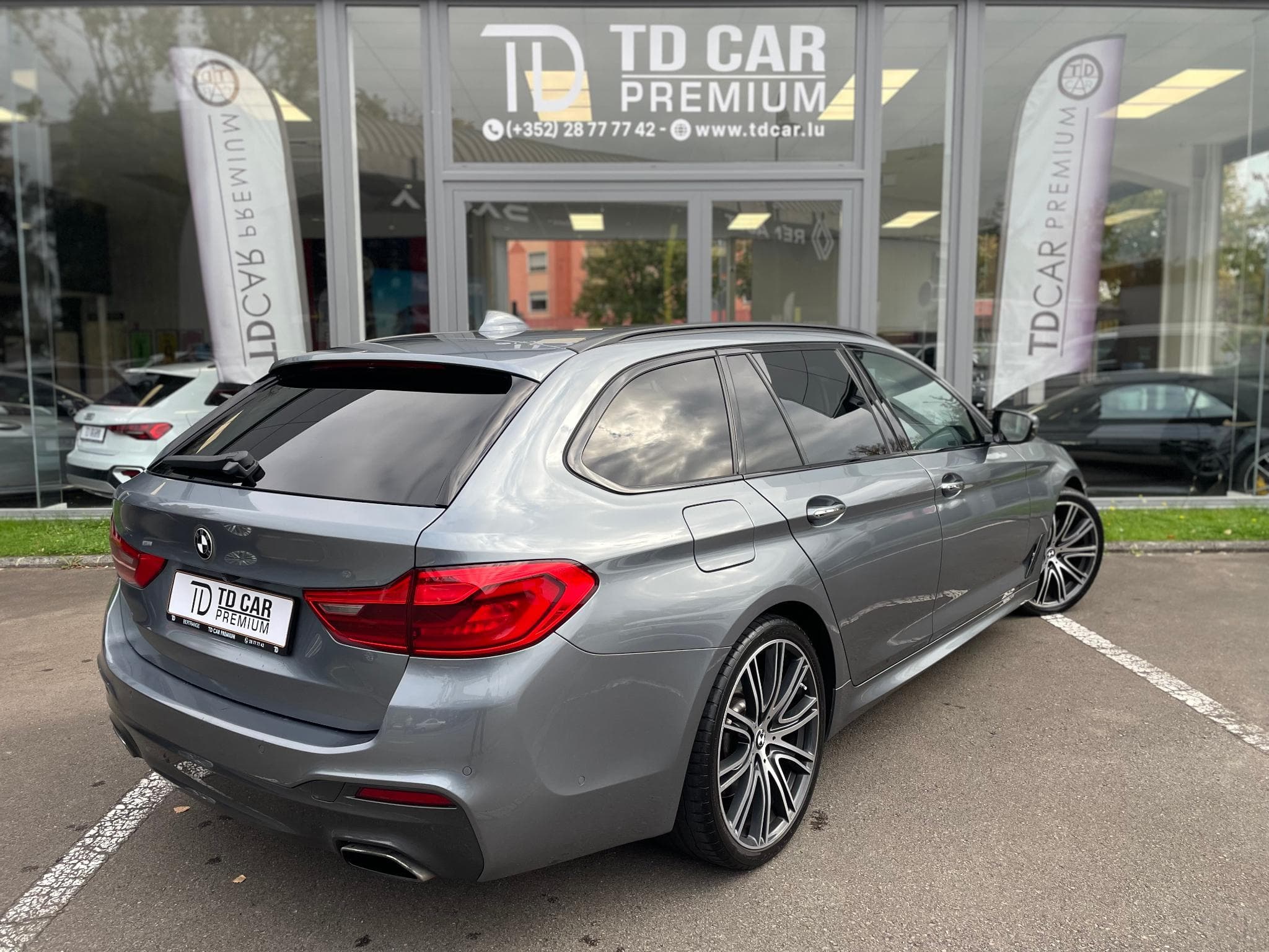 BMW 540 d xDrive Touring Pack M Sport Auto (2018) - Photo 16