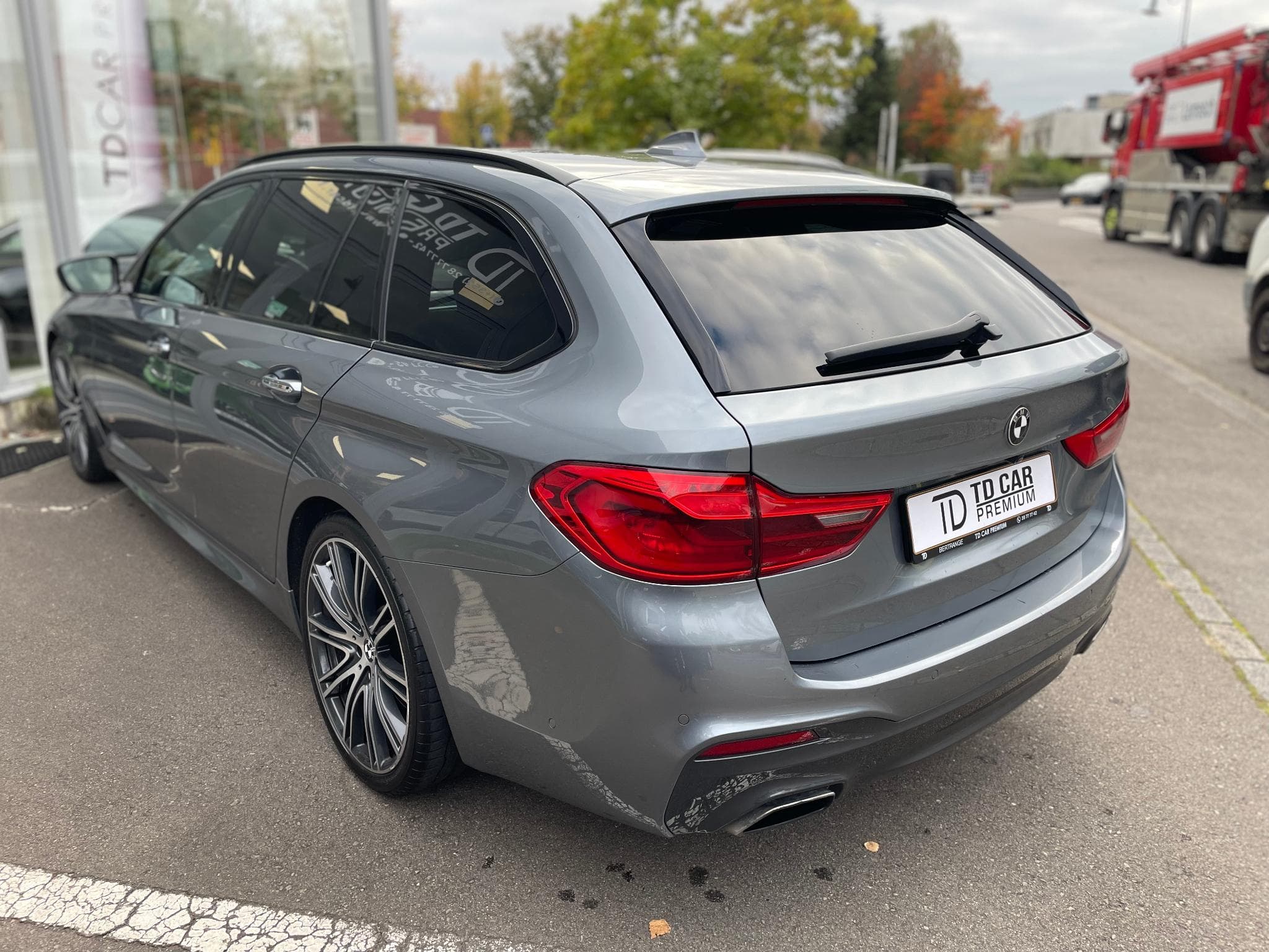 BMW 540 d xDrive Touring Pack M Sport Auto (2018) - Photo 14