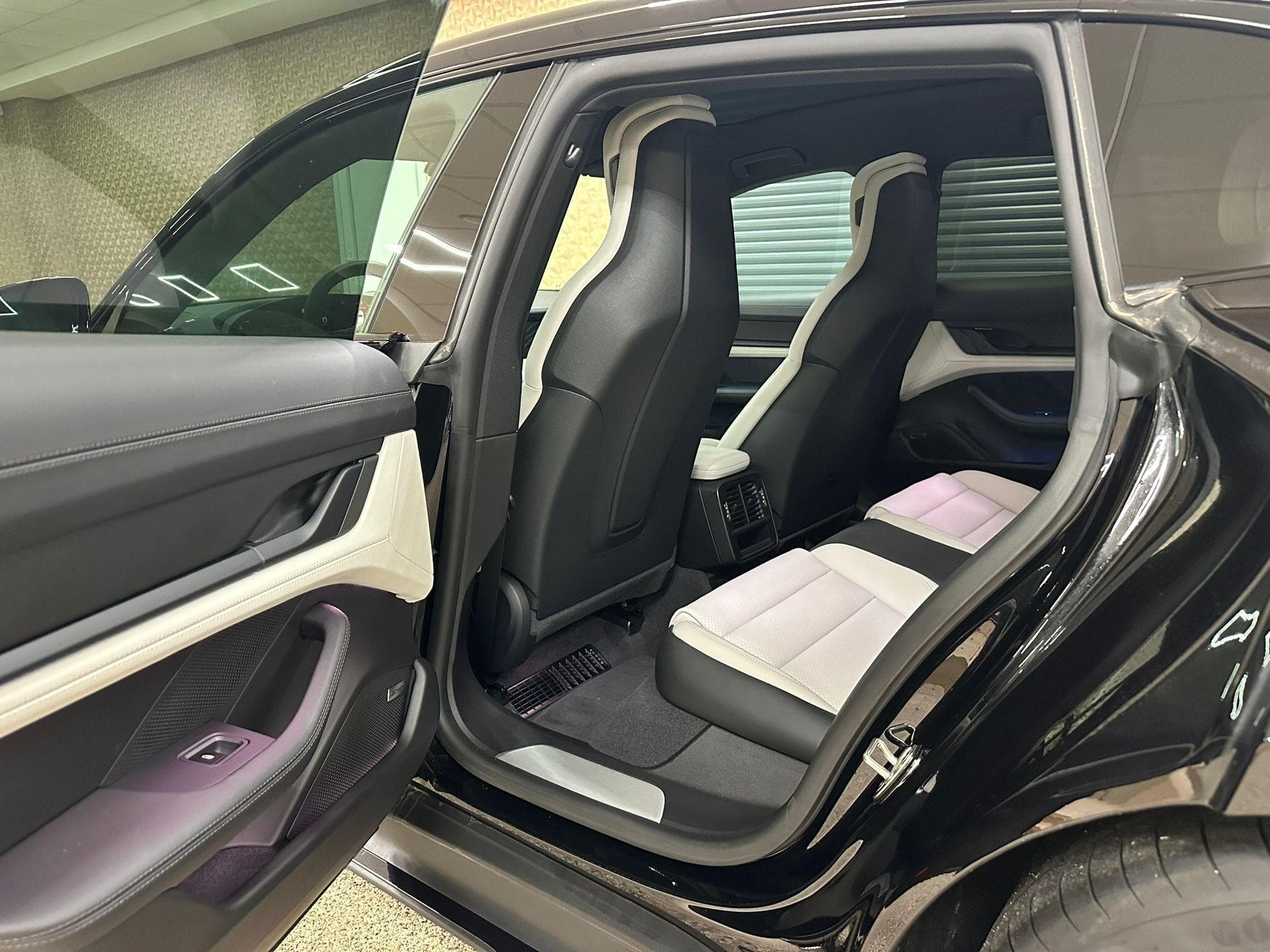 Porsche Taycan 4S SPORT TOURISMO (2024) - Foto 6