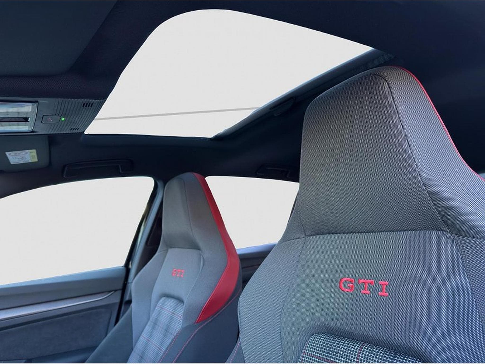 VW Golf (2025) - Foto 24