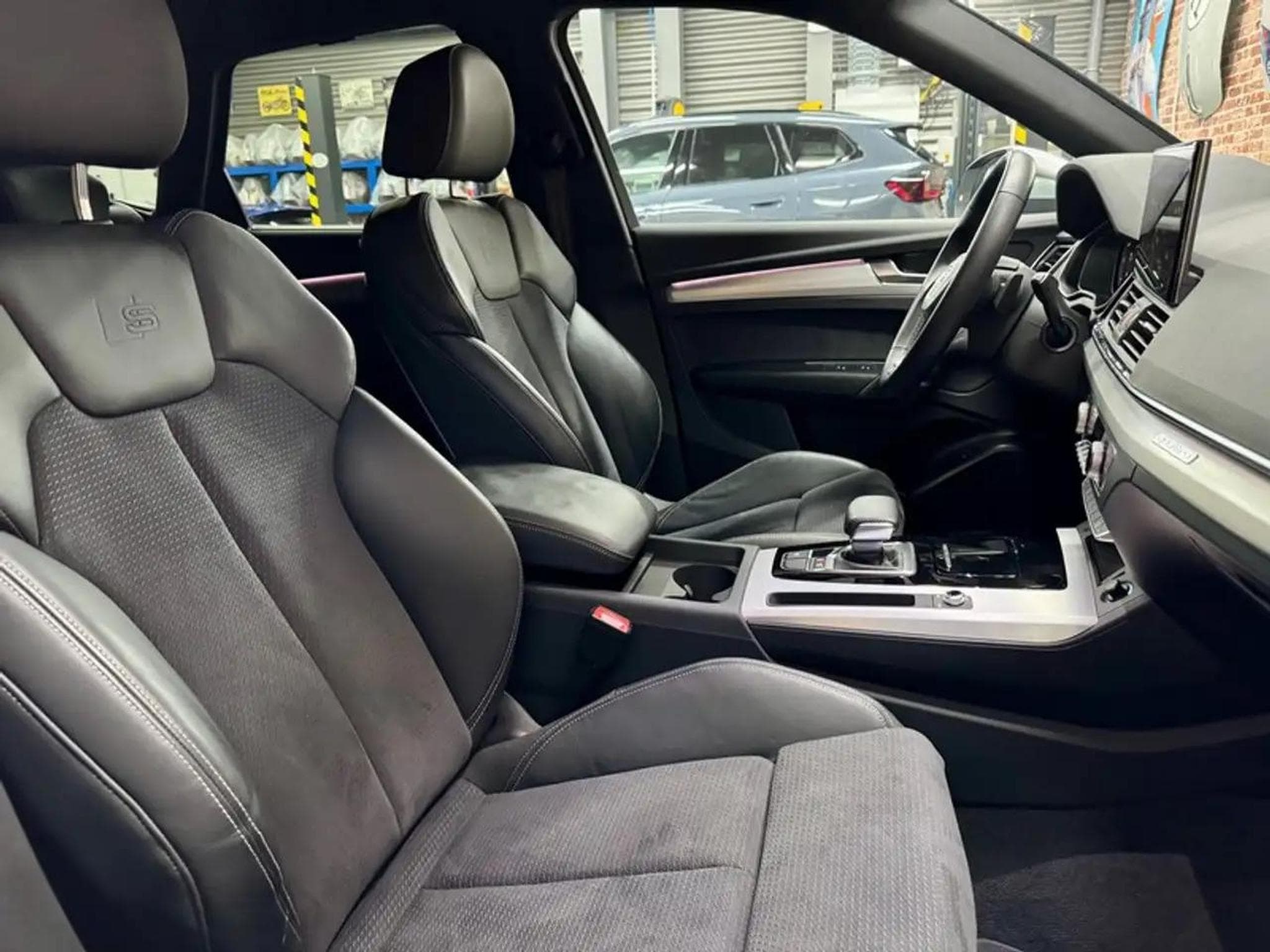 Audi SQ5 (2023) - Photo 8