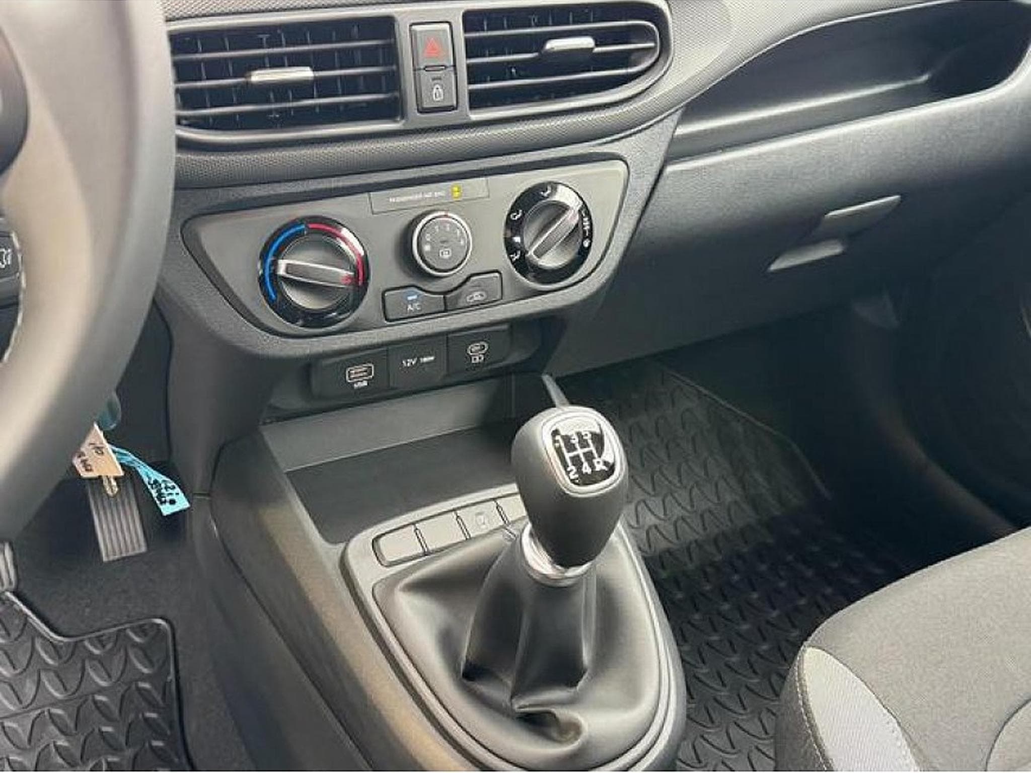 Hyundai i10 (2025) - Photo 15