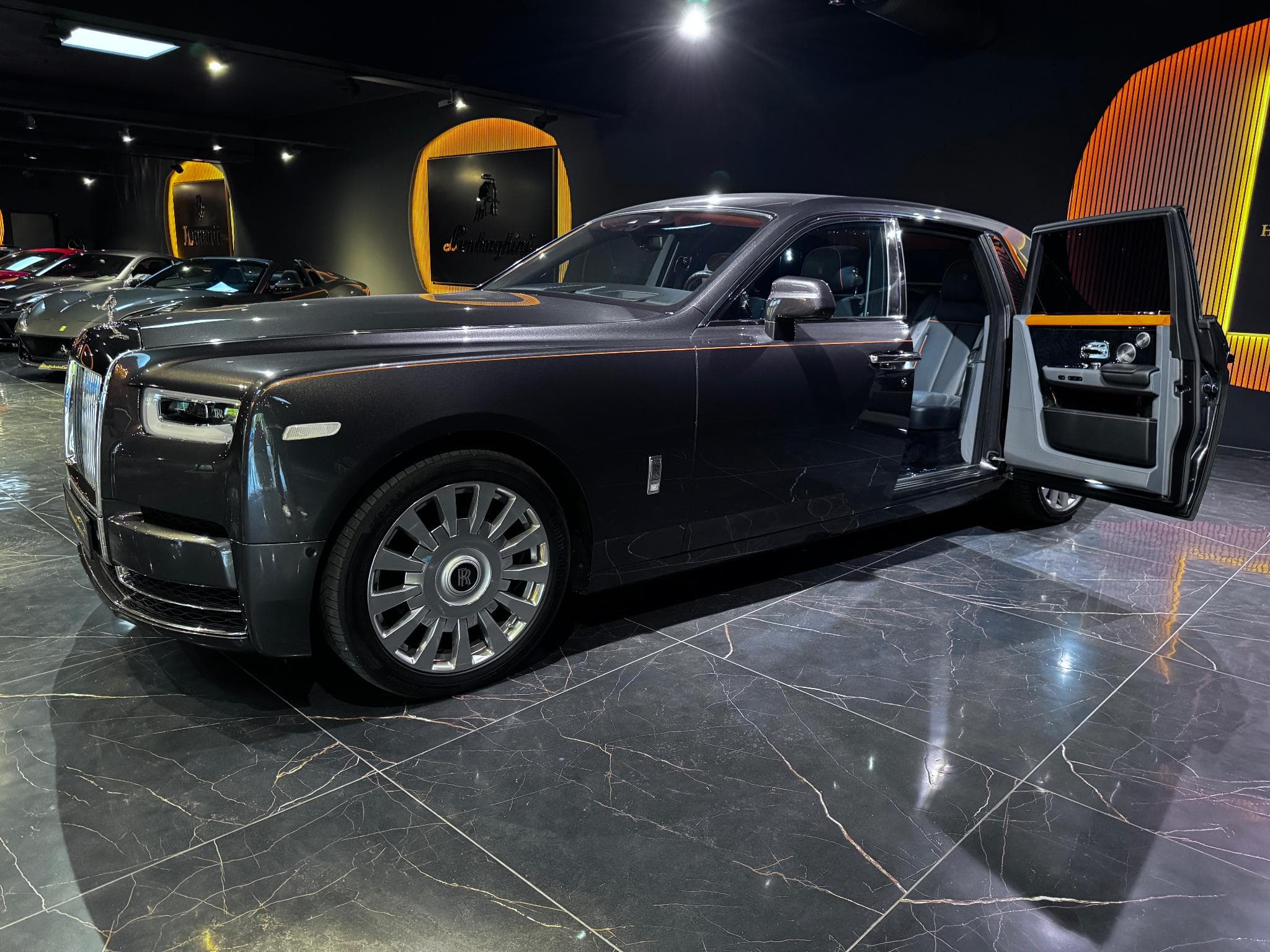 Rolls-Royce Phantom (2018) - Photo 3