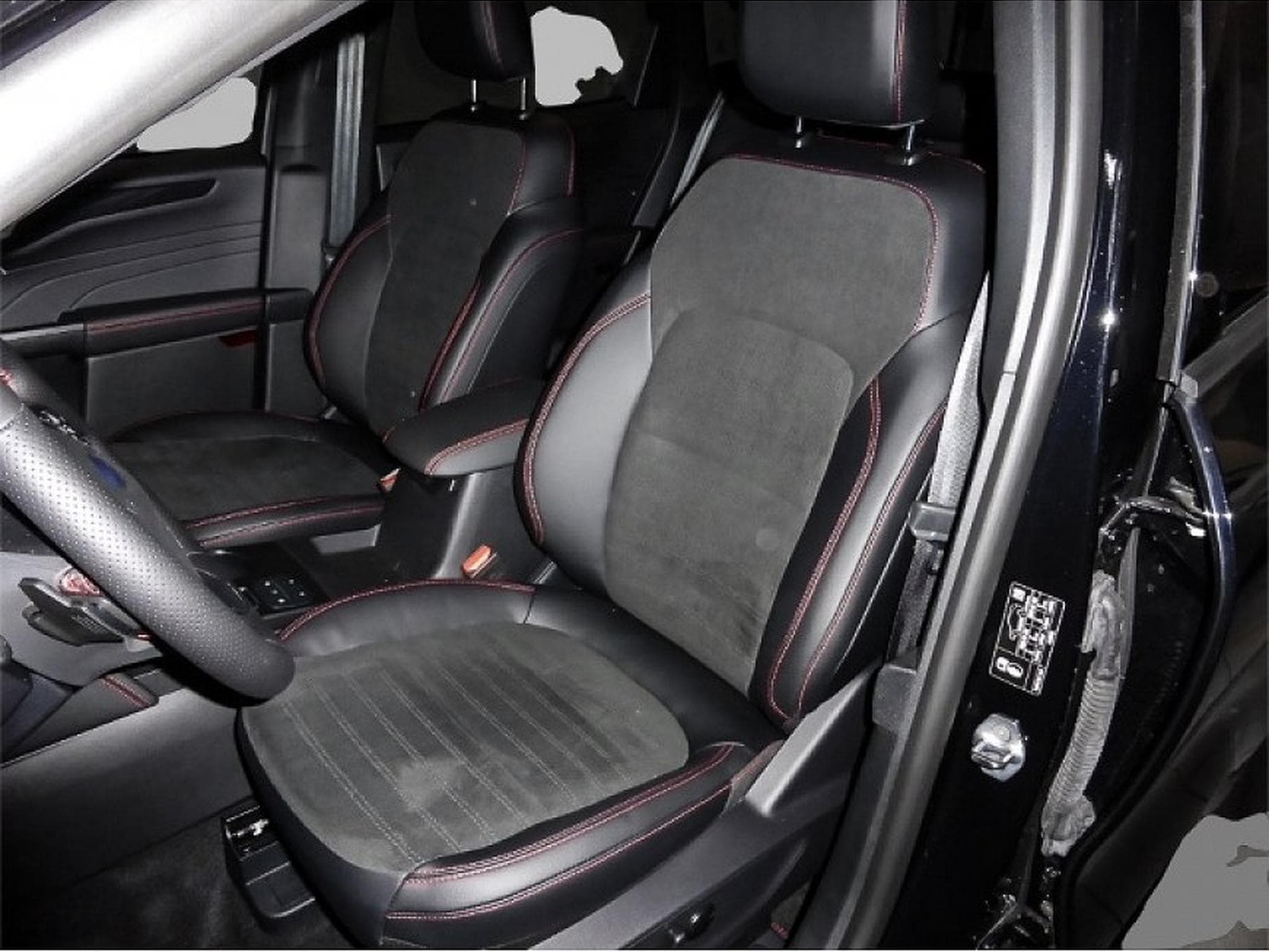 Ford Kuga (2023) - Photo 4