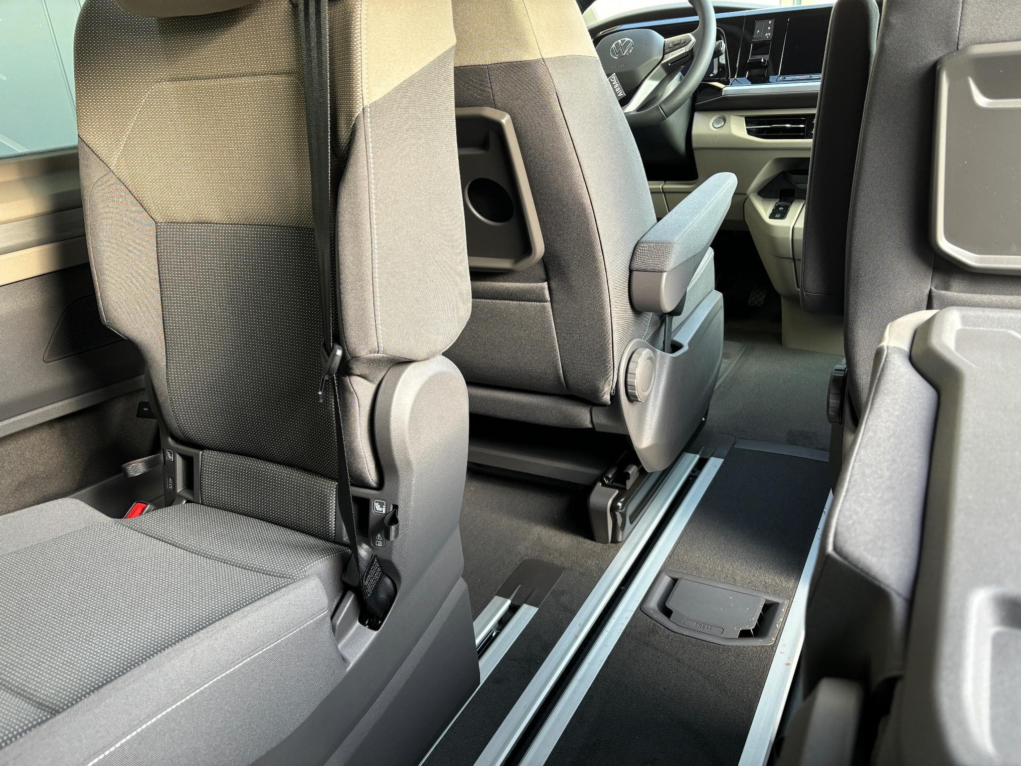 VW Multivan 1.5 Edition (2024) - Photo 10