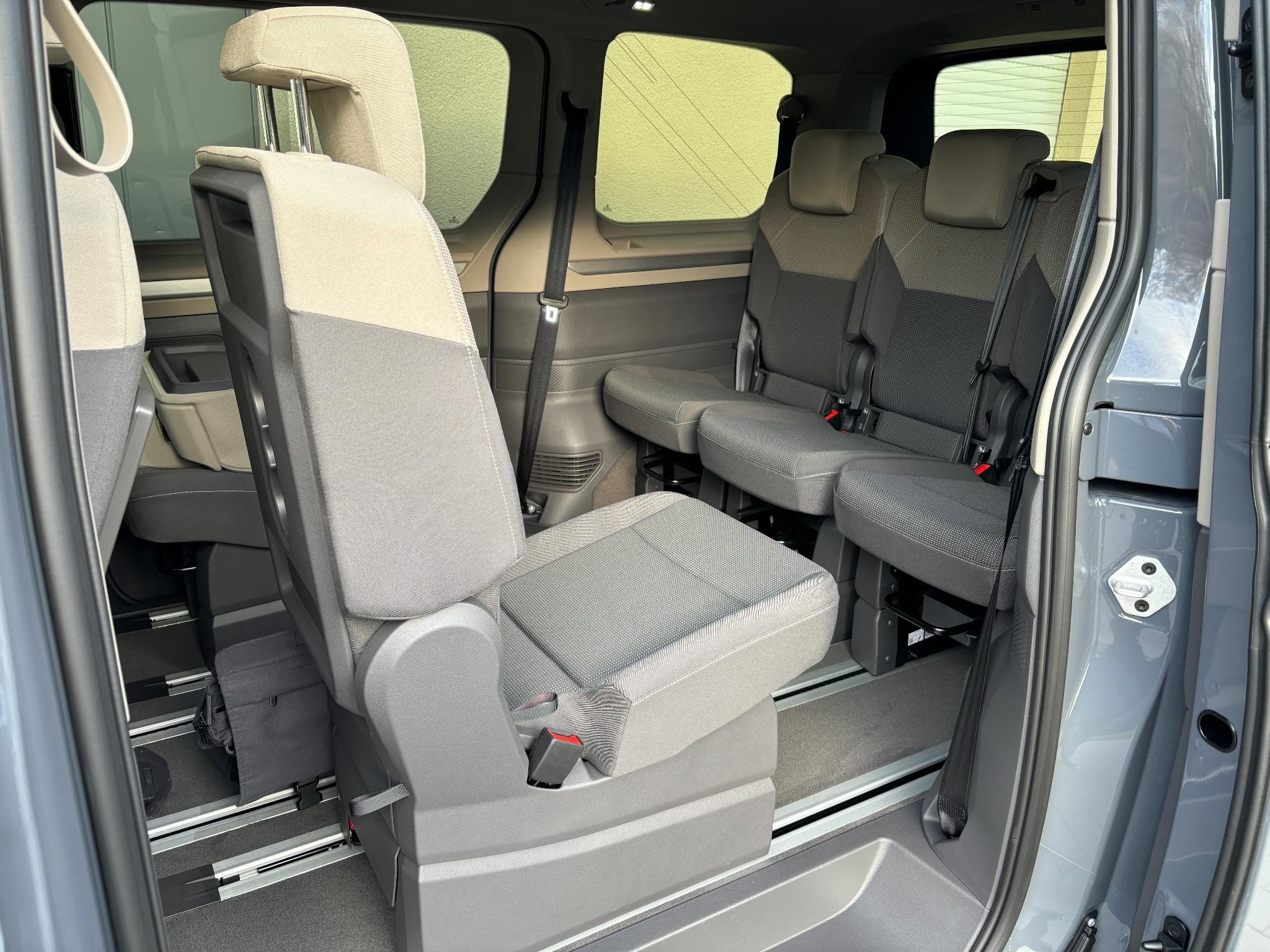 VW Multivan 1.5 Edition (2024) - Photo 13