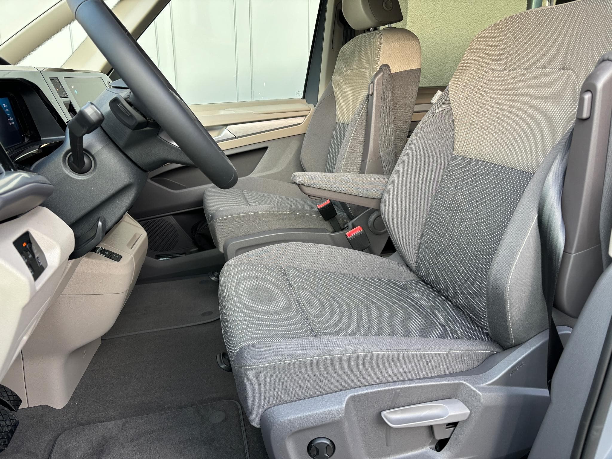 VW Multivan 1.5 Edition (2024) - Photo 15