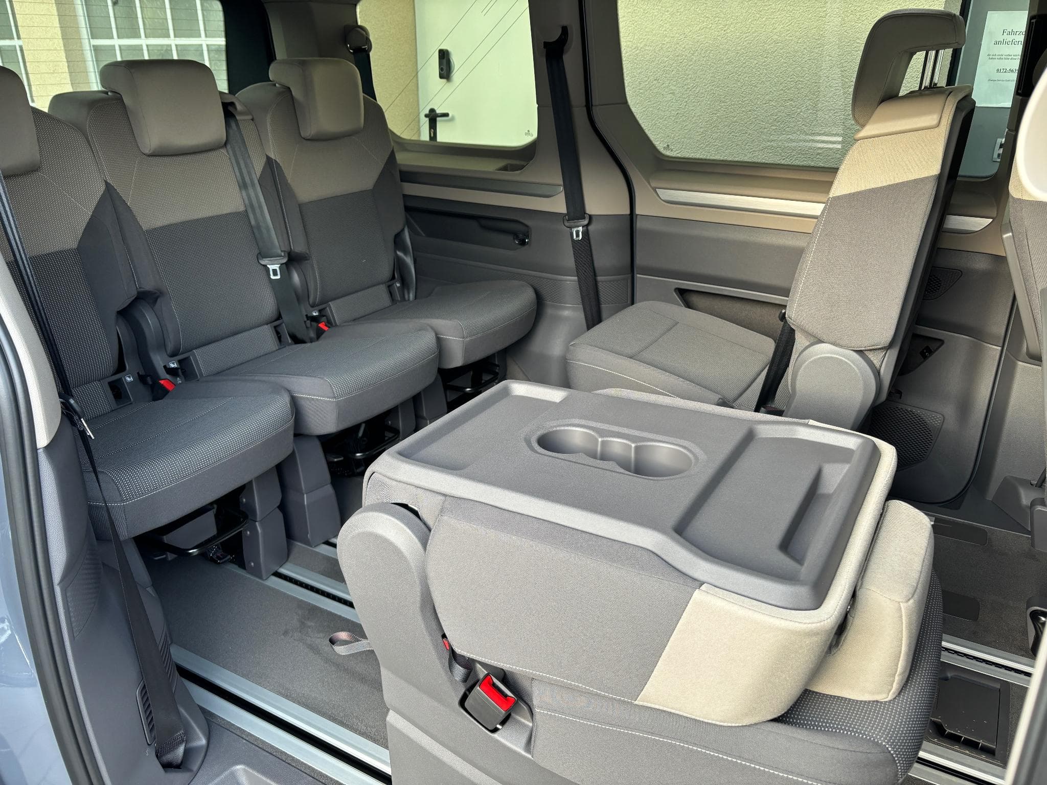 VW Multivan 1.5 Edition (2024) - Photo 8