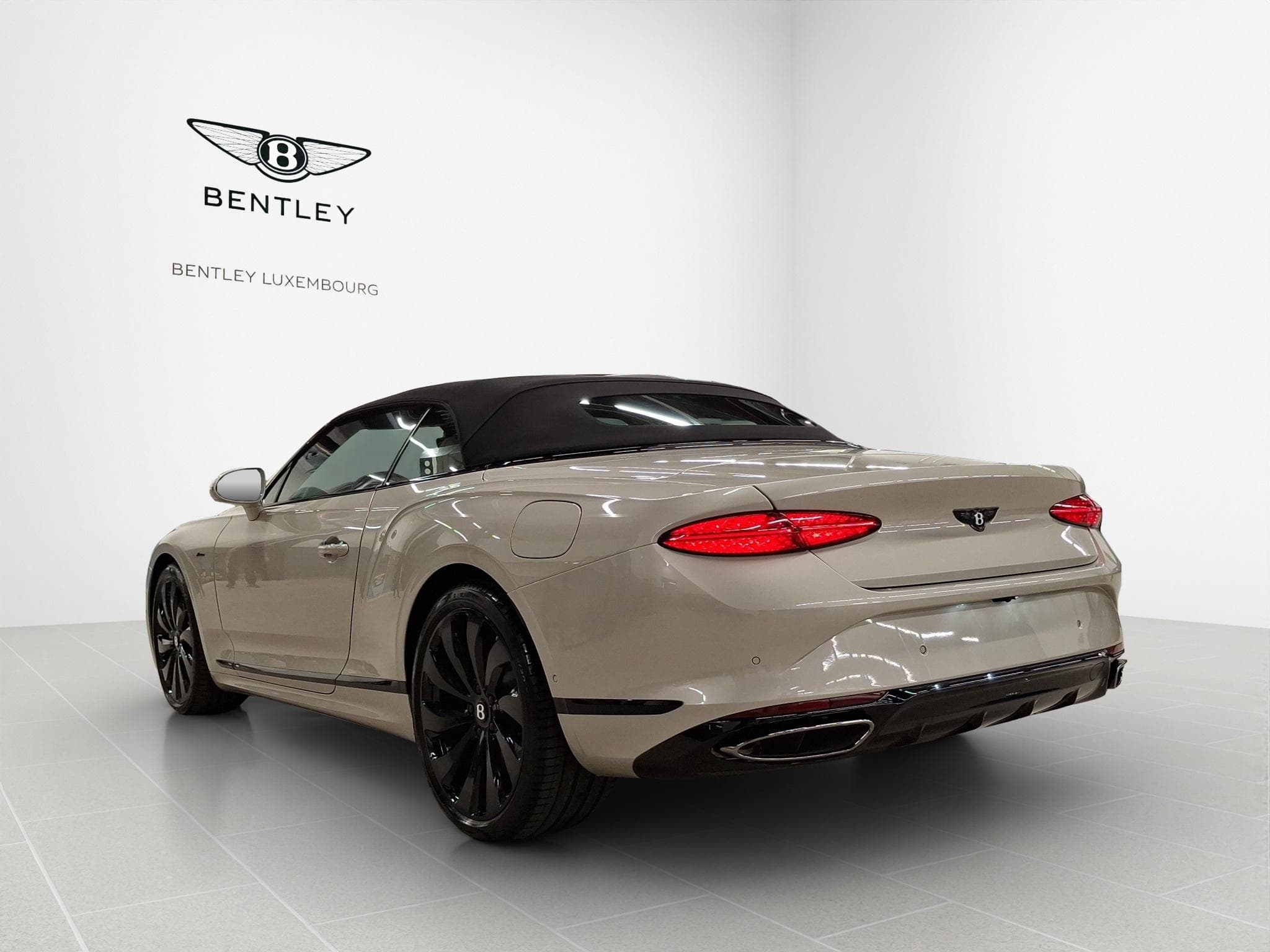 Bentley Continental GTC Azure (2026) - Foto 3