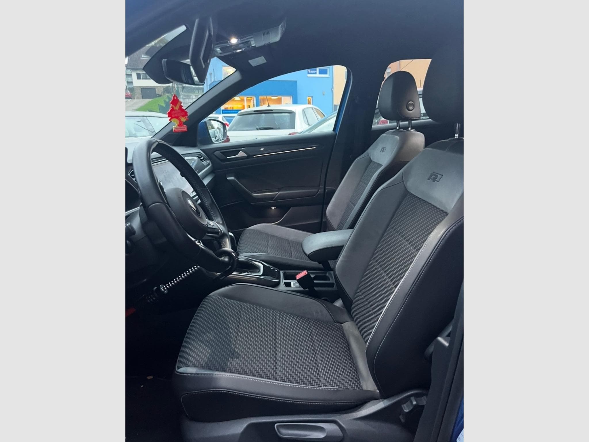 VW T-Roc 1.5 tsi 150 R-line DSG (2022) - Photo 6