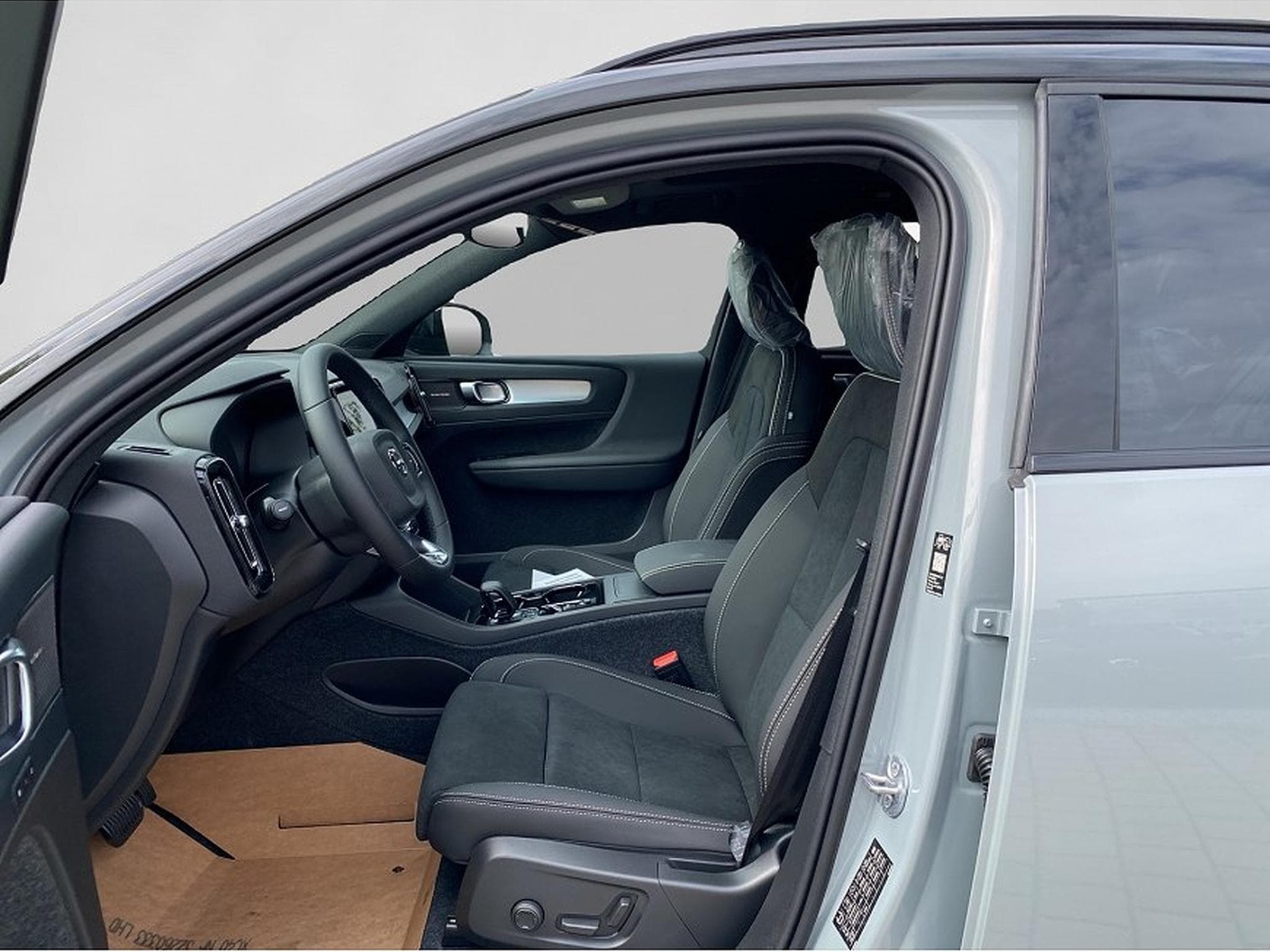 Volvo XC40 (2025) - Photo 7