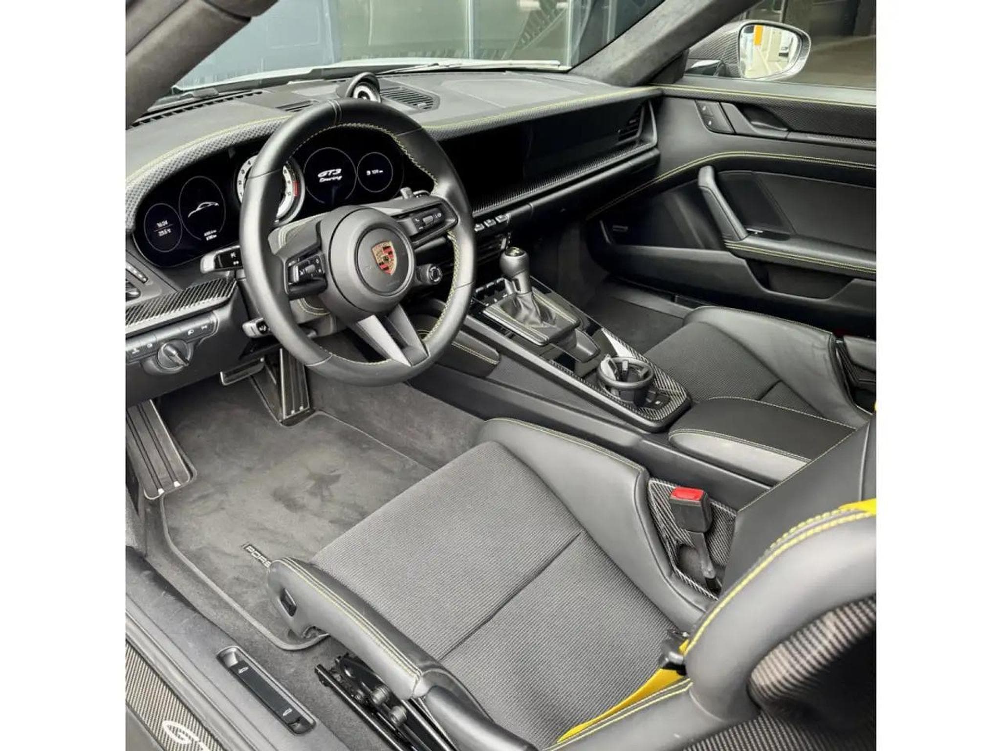 Porsche 911 (2023) - Photo 17