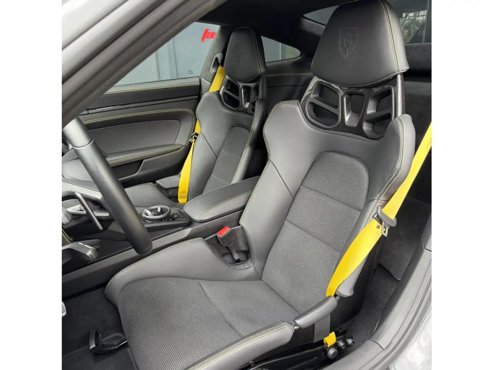 Porsche 911 (2023) - Photo 18