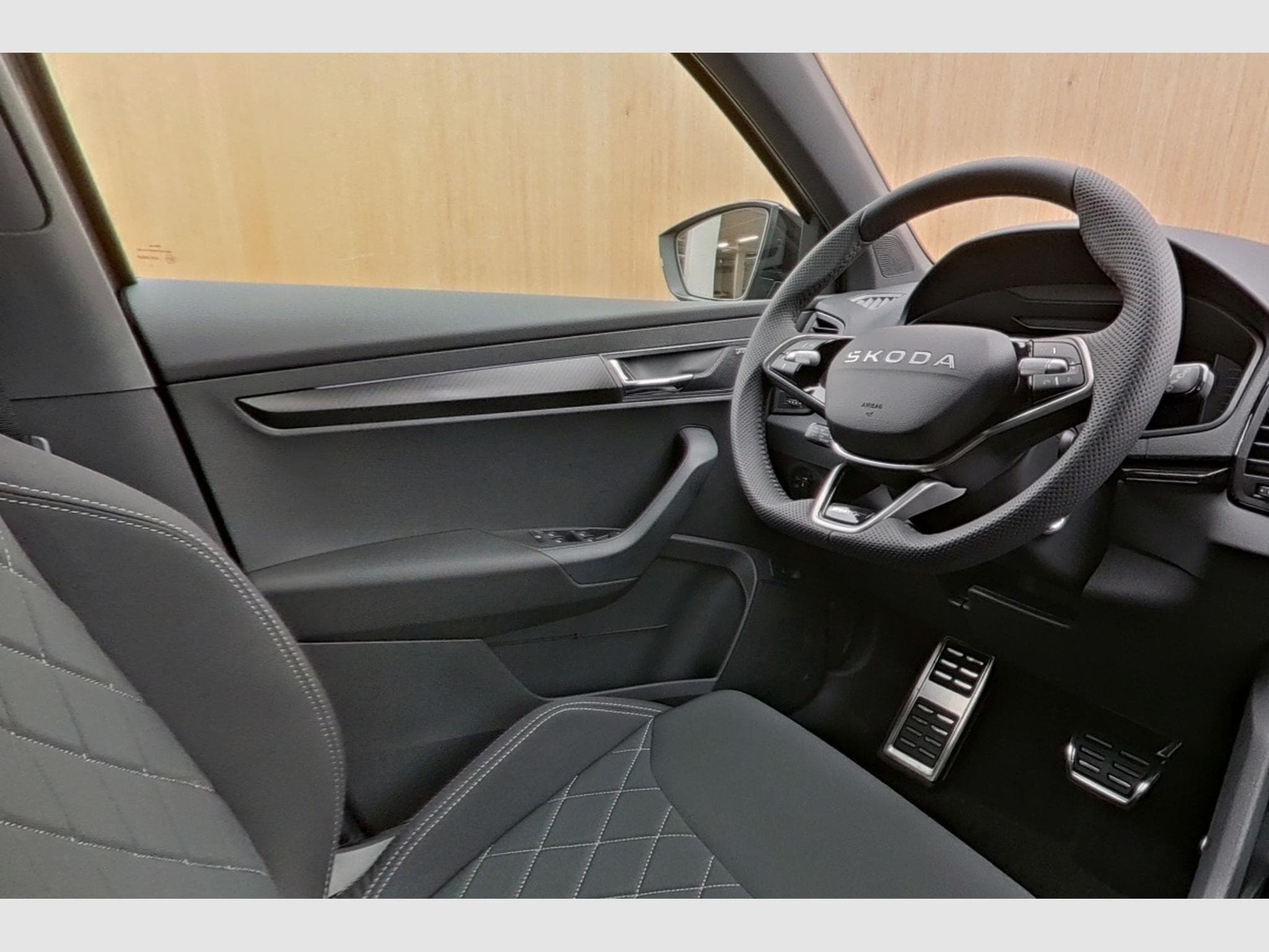 Skoda Karoq Sportline 2.0 TDI 4X4 DSG 110 KW (2026) - Foto 5