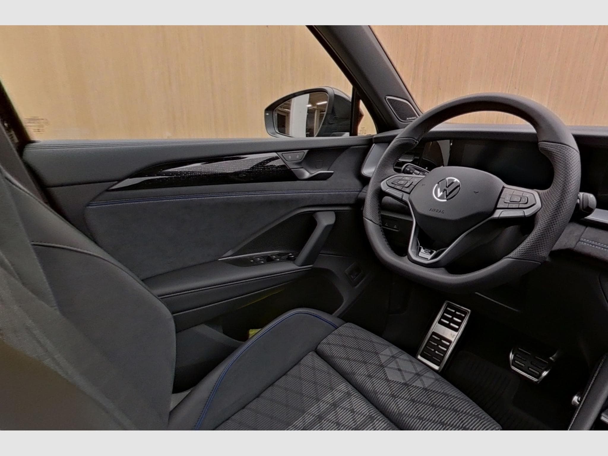 VW Tayron VW Tayron R-Line 2.0 TDI 4x4 DSG 142 kW (2025) - Foto 6