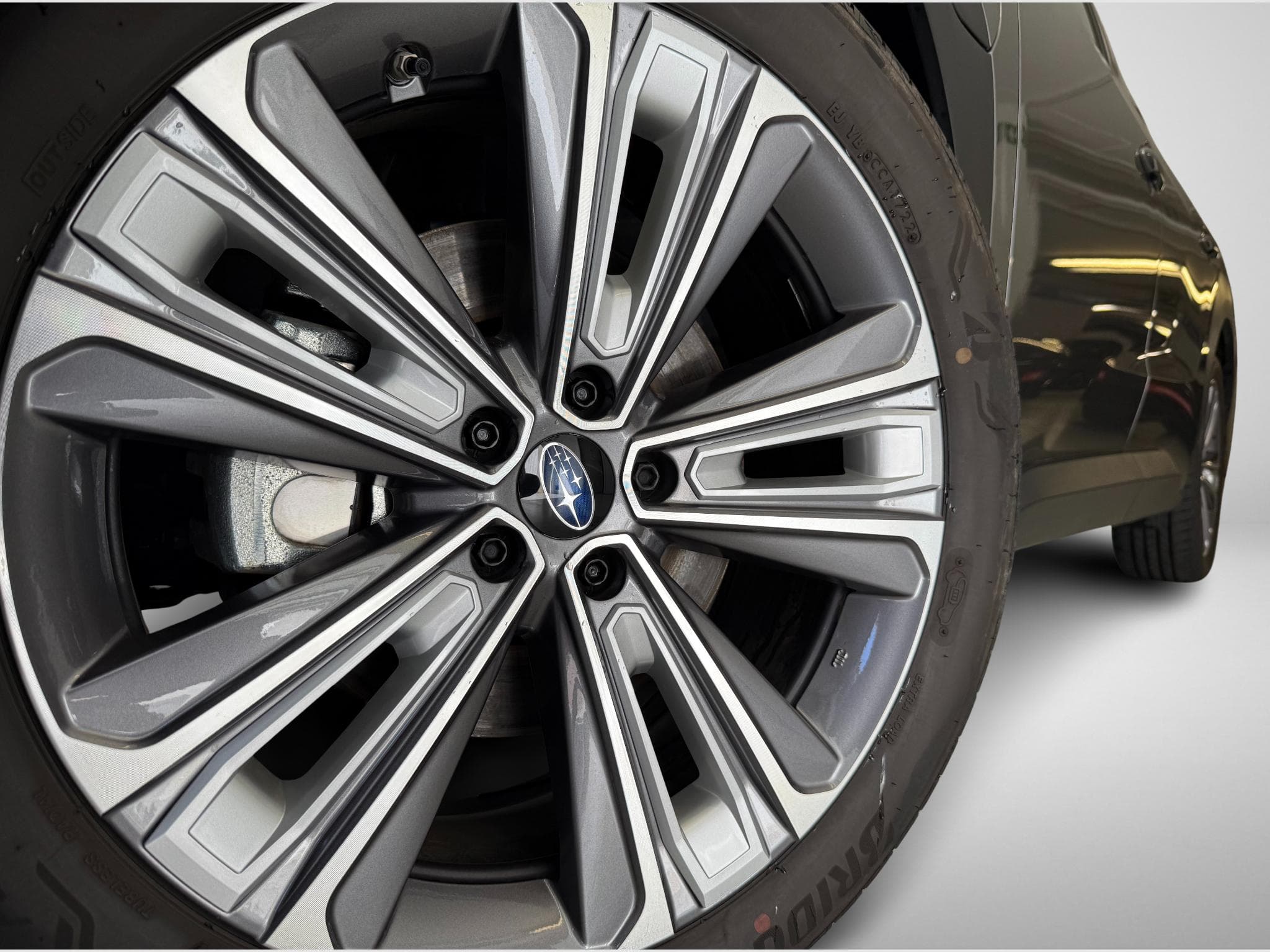 Subaru Solterra AWD Sky Package (2024) - Photo 7