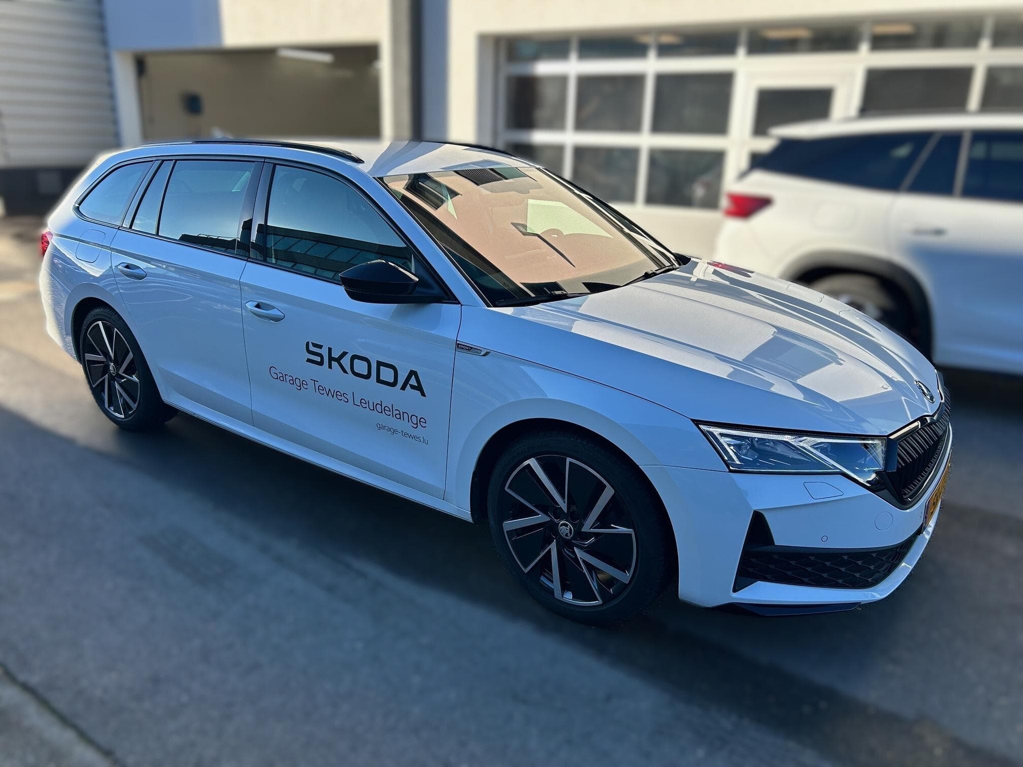 Skoda Octavia Sportline 2.0 TDI DSG7 (2024) - Photo 2