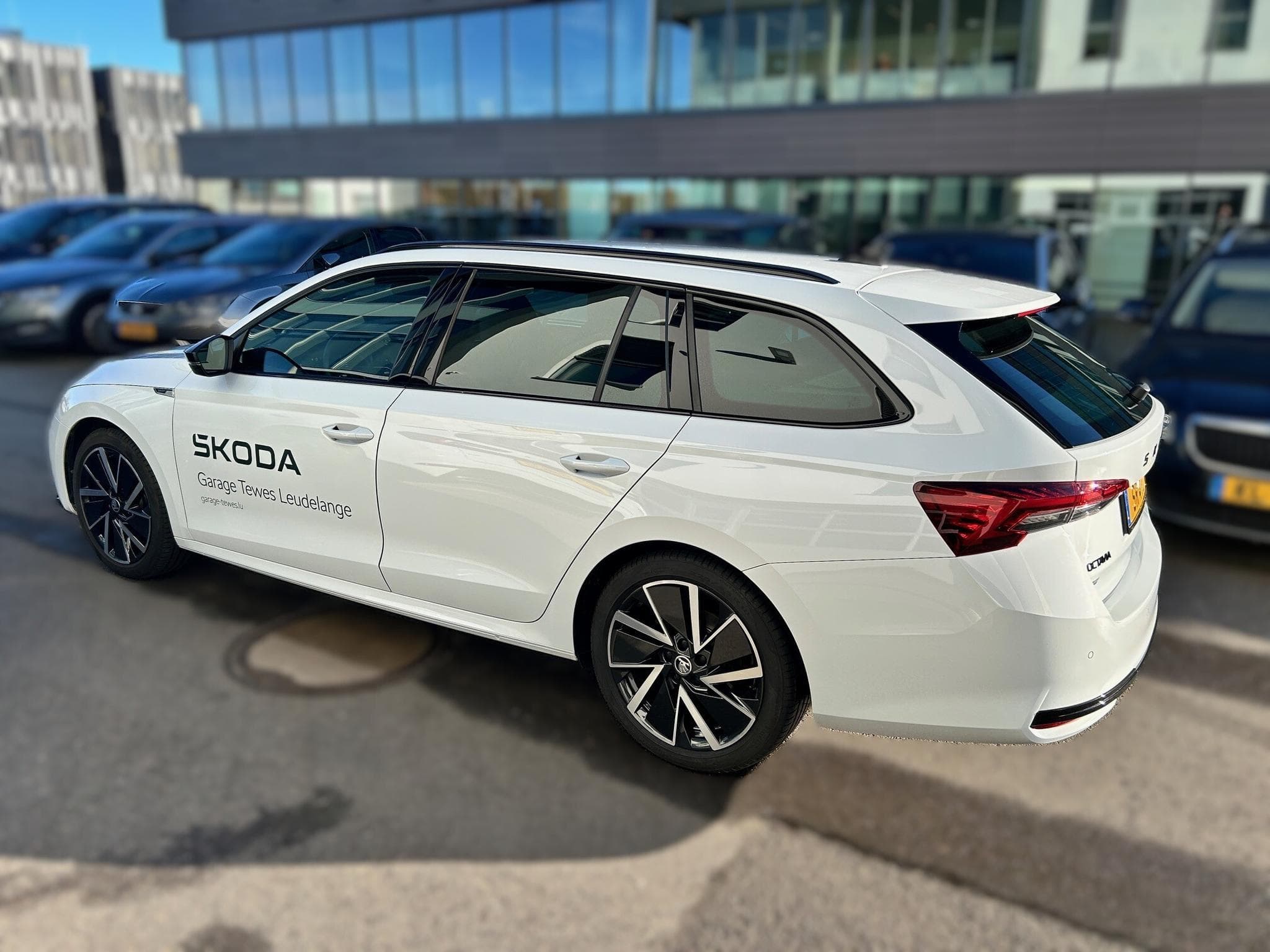 Skoda Octavia Sportline 2.0 TDI DSG7 (2024) - Photo 3