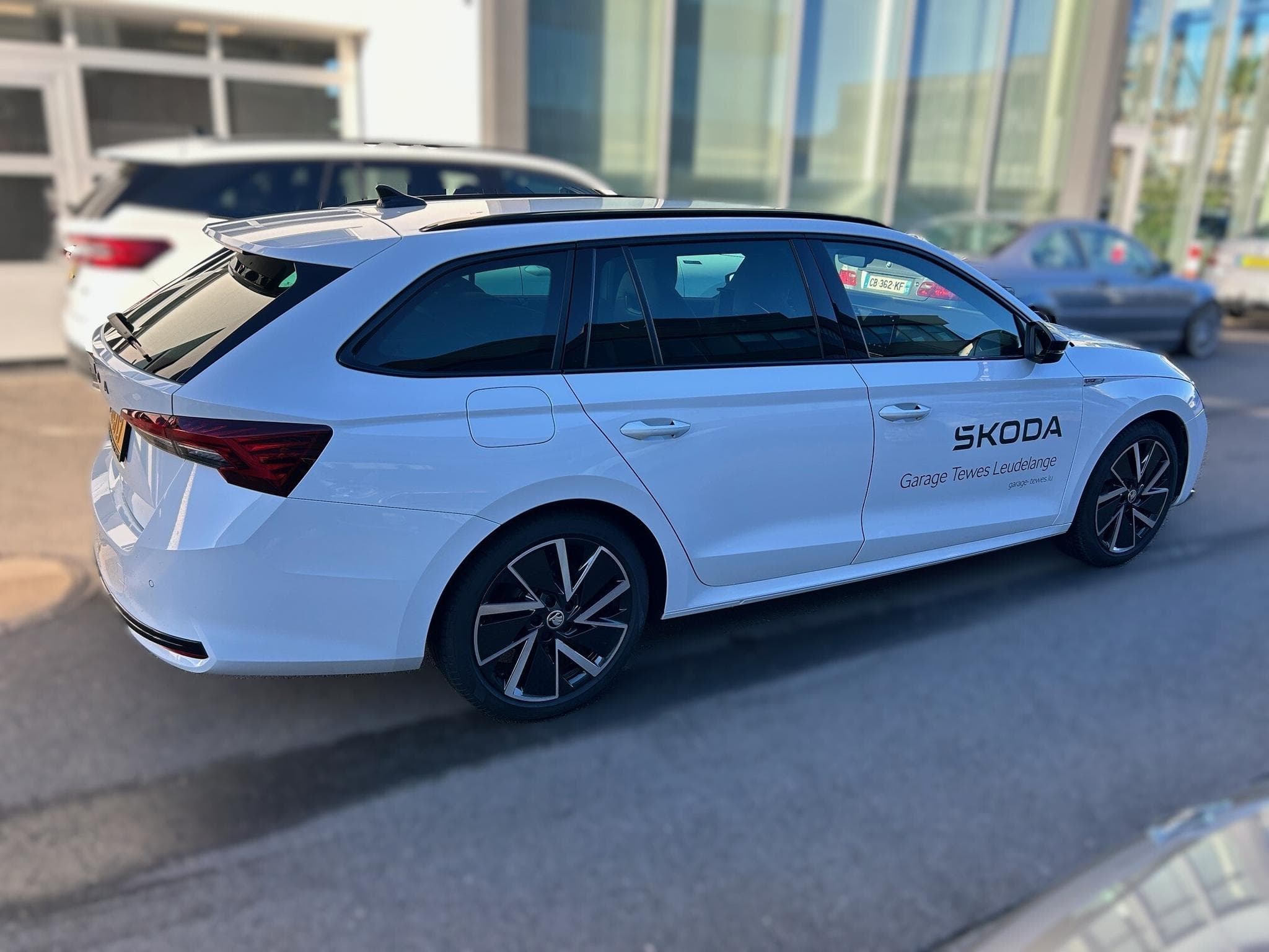 Skoda Octavia Sportline 2.0 TDI DSG7 (2024) - Photo 4